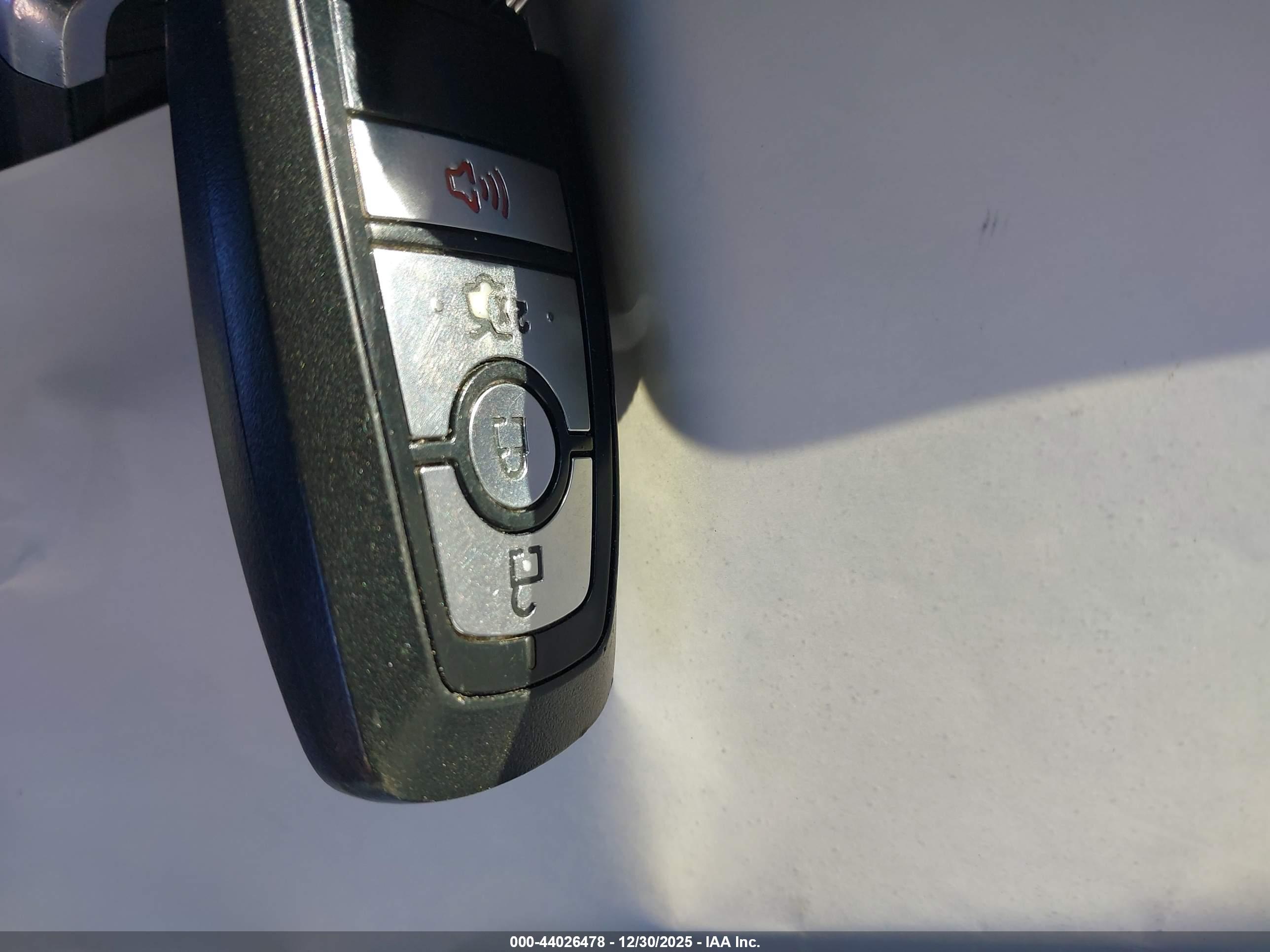 FORD FUSION image 11
