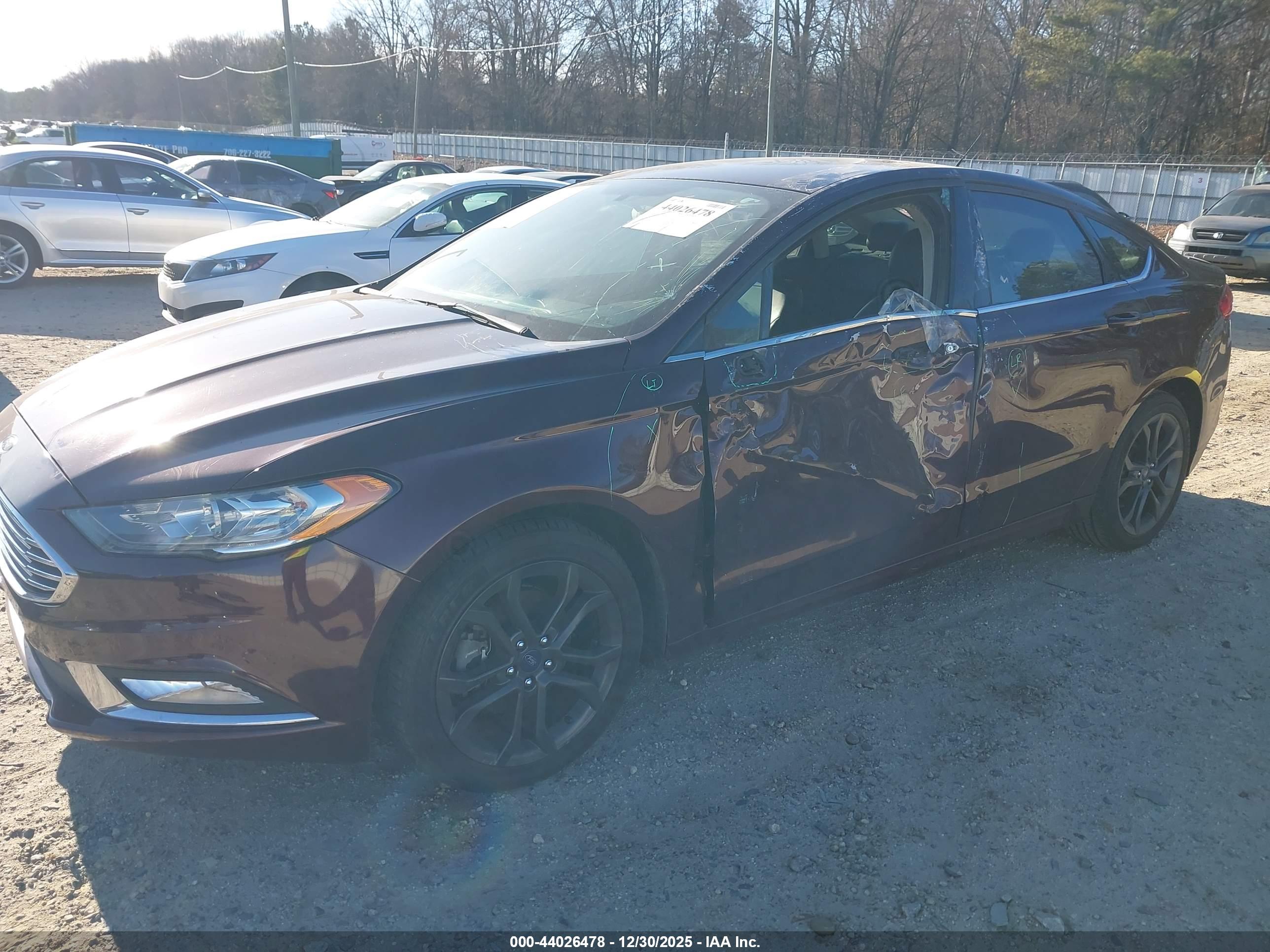 FORD FUSION image 6