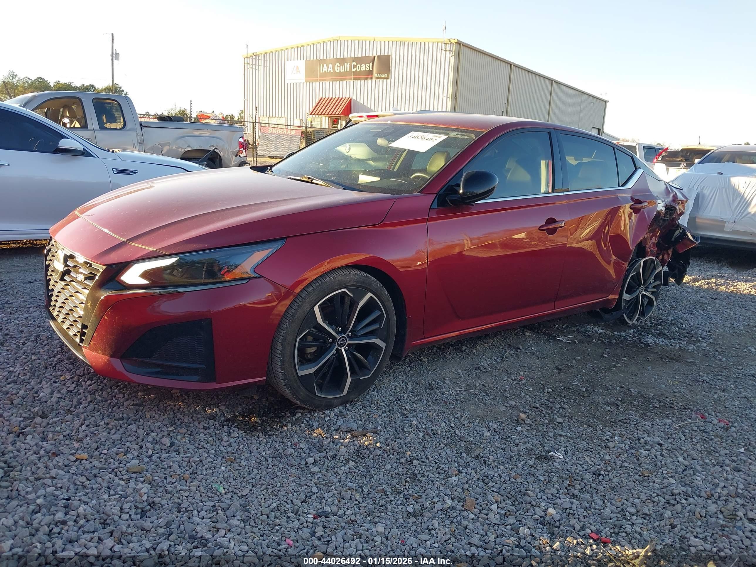 NISSAN ALTIMA image 2