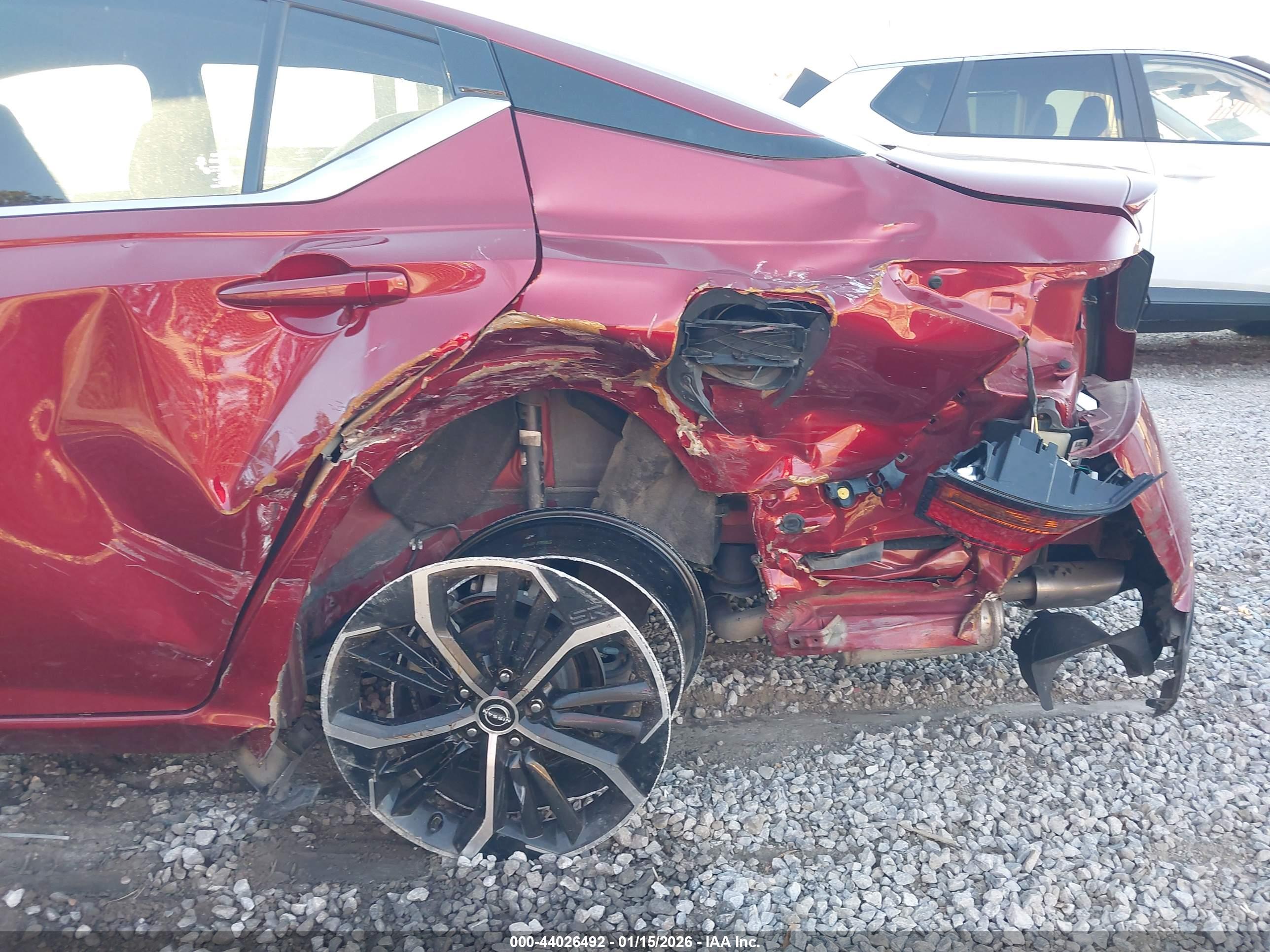 NISSAN ALTIMA image 6