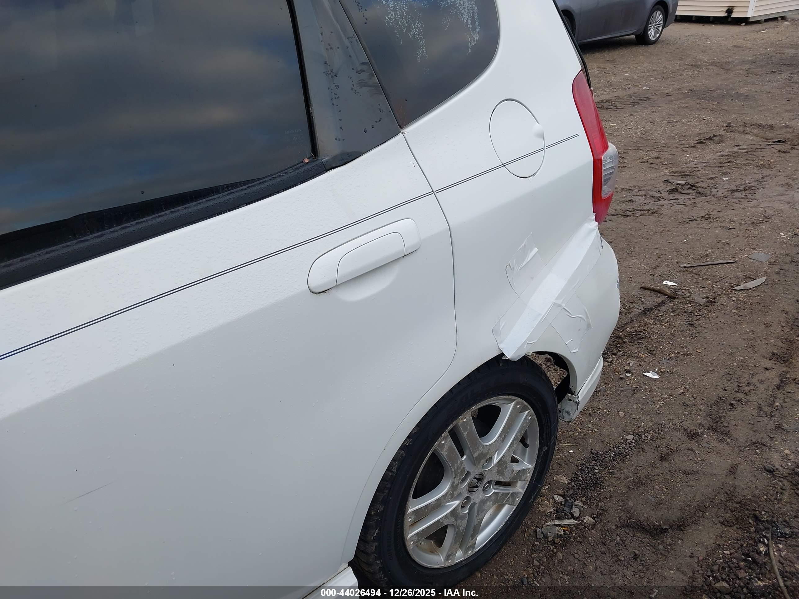 HONDA FIT image 6