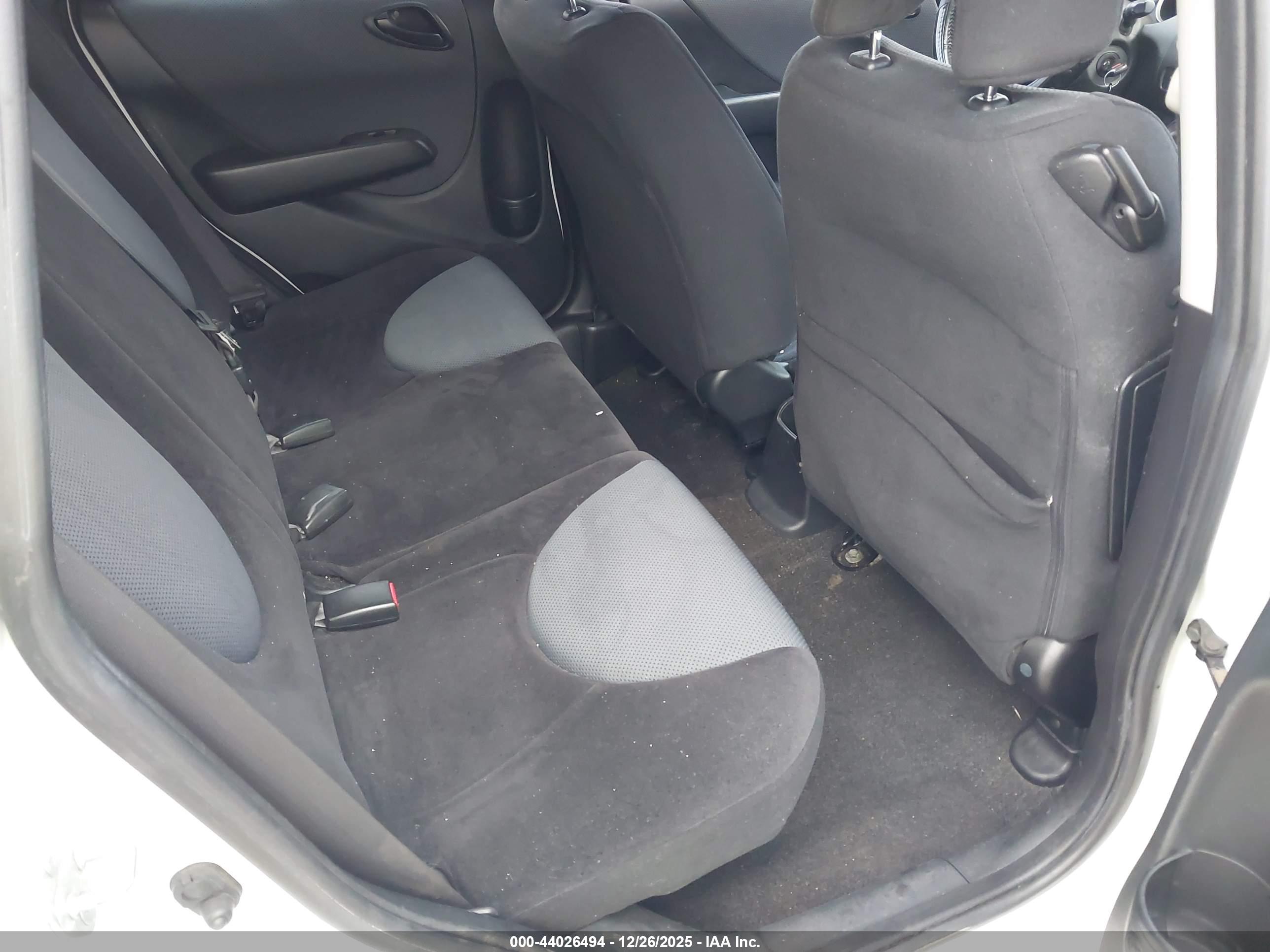 HONDA FIT image 8
