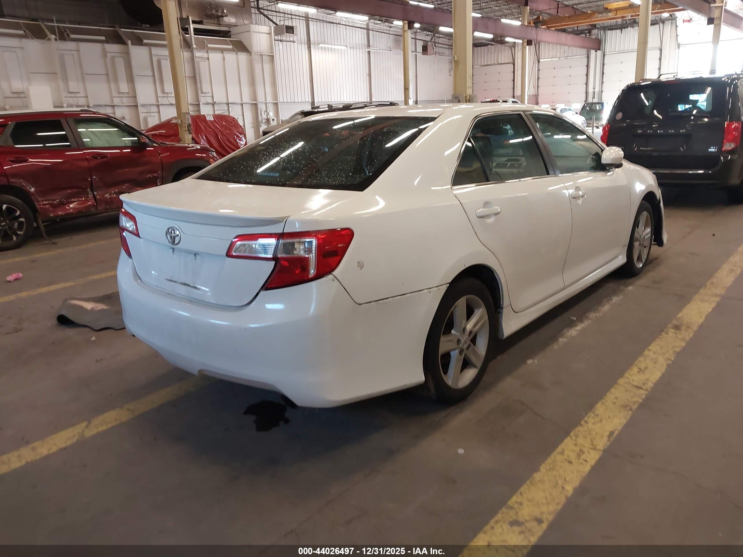 TOYOTA CAMRY image 4
