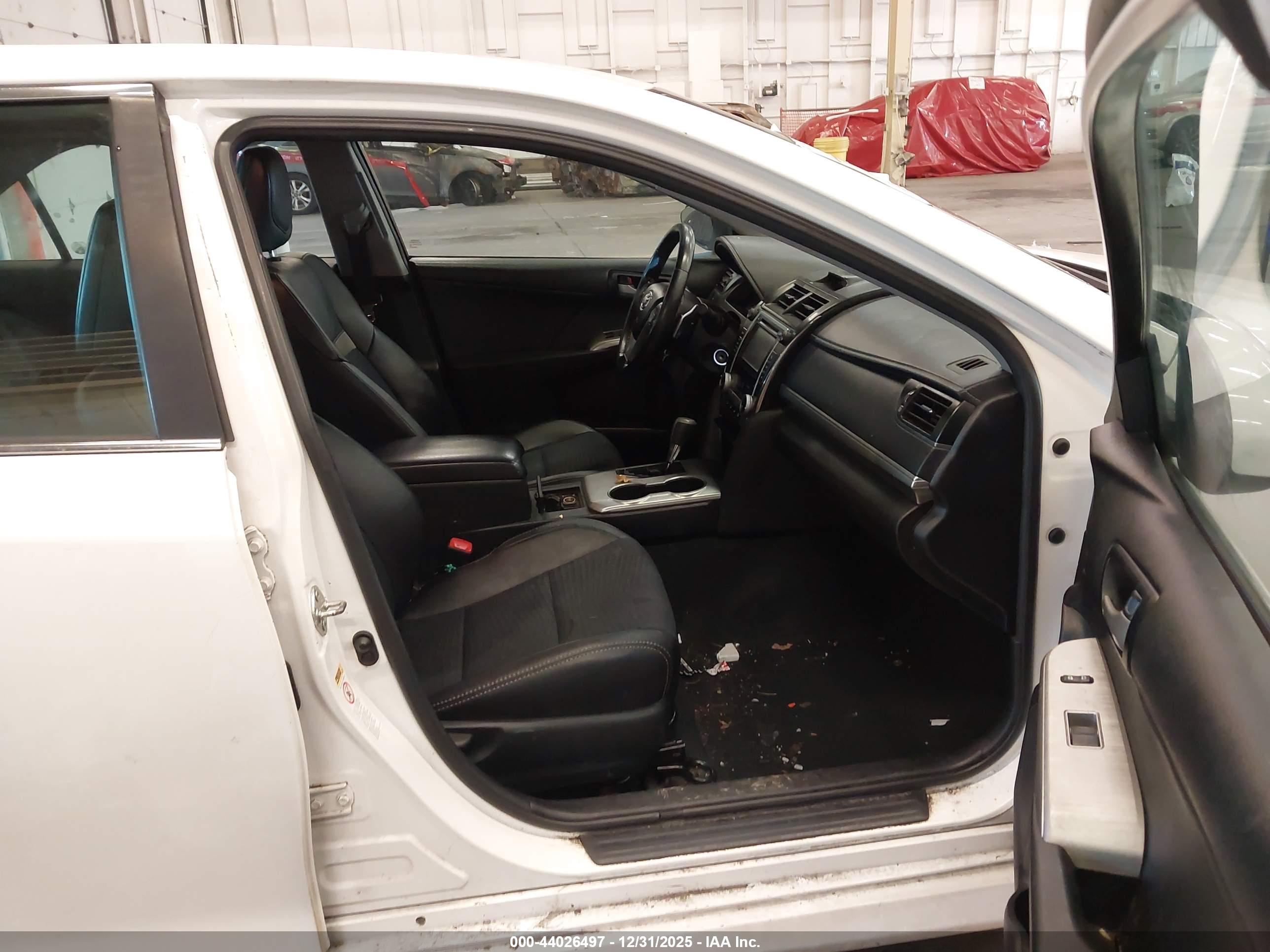 TOYOTA CAMRY image 5