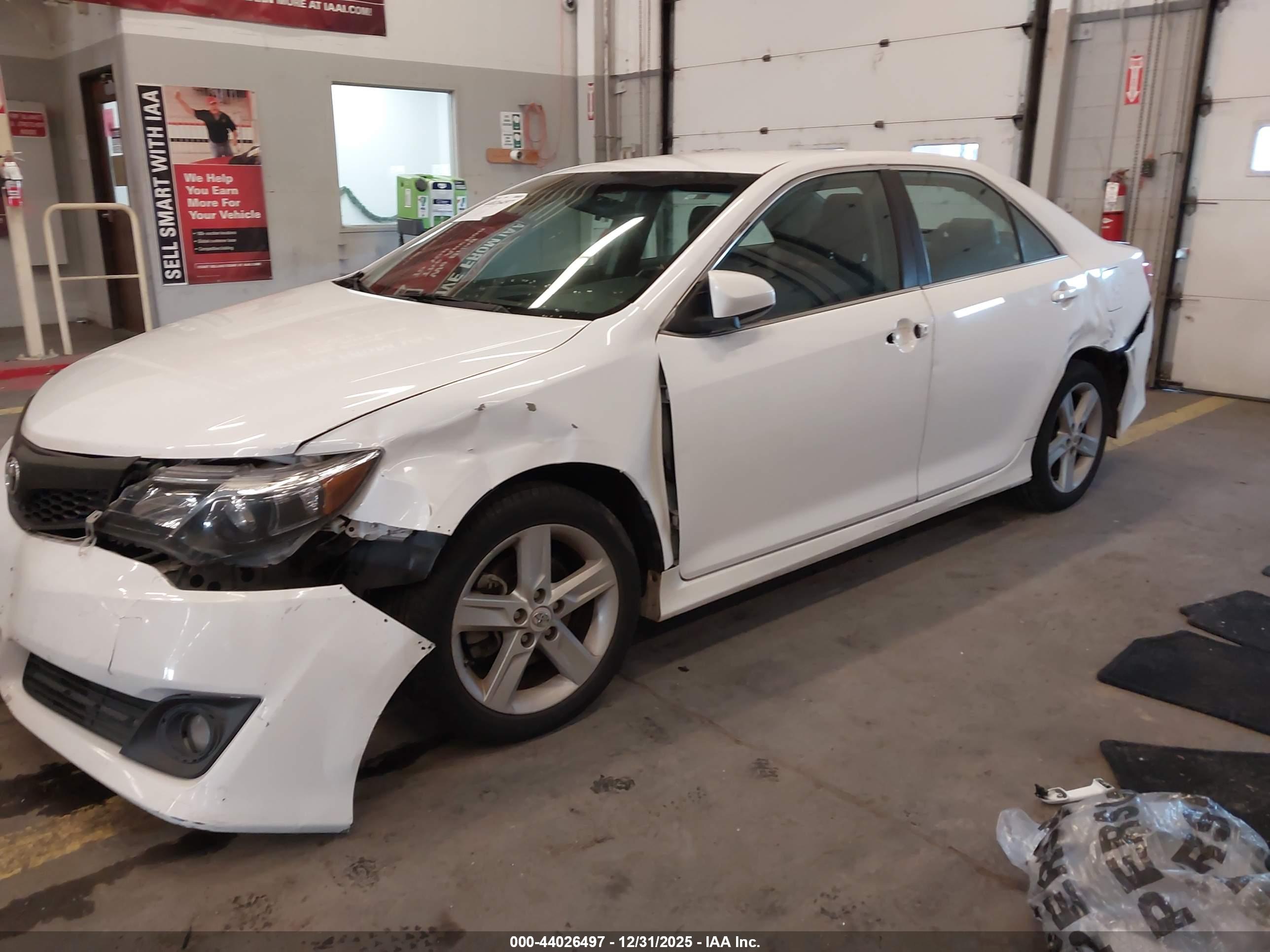 TOYOTA CAMRY image 6