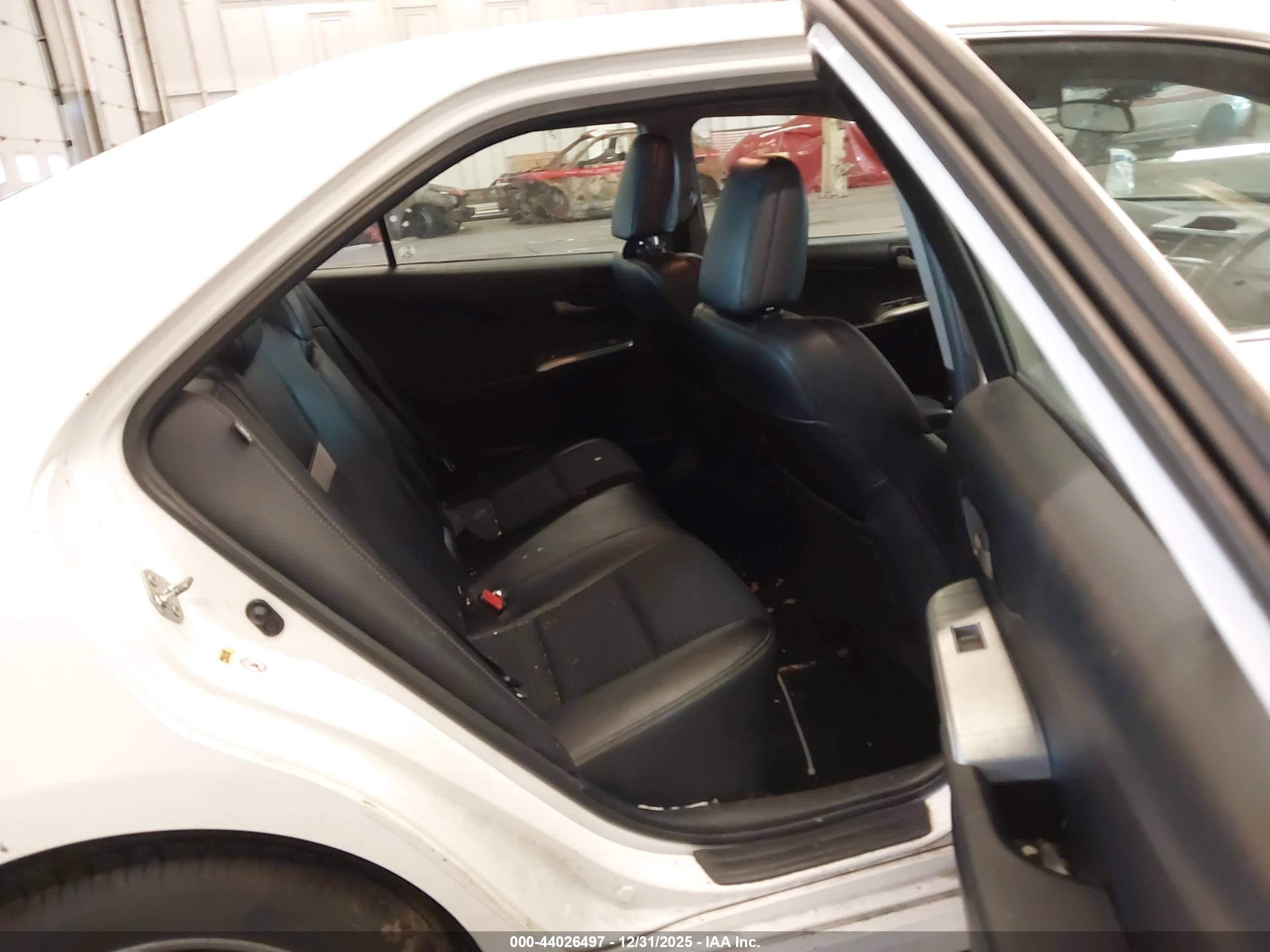 TOYOTA CAMRY image 8