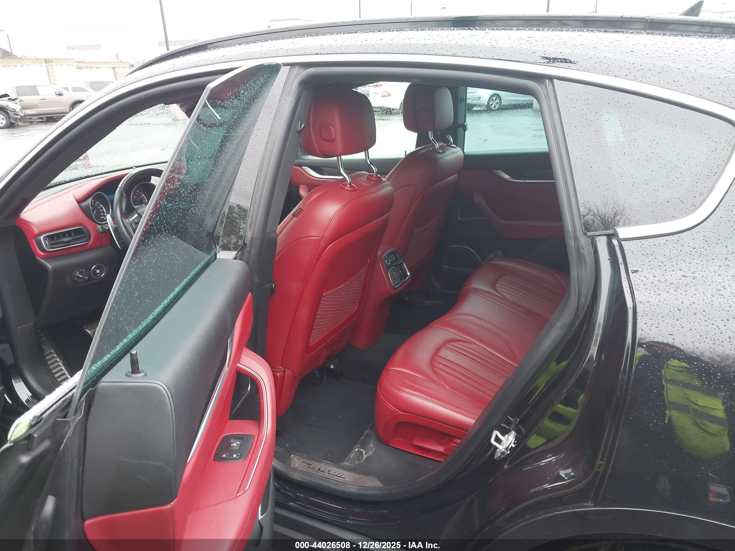 MASERATI LEVANTE image 8