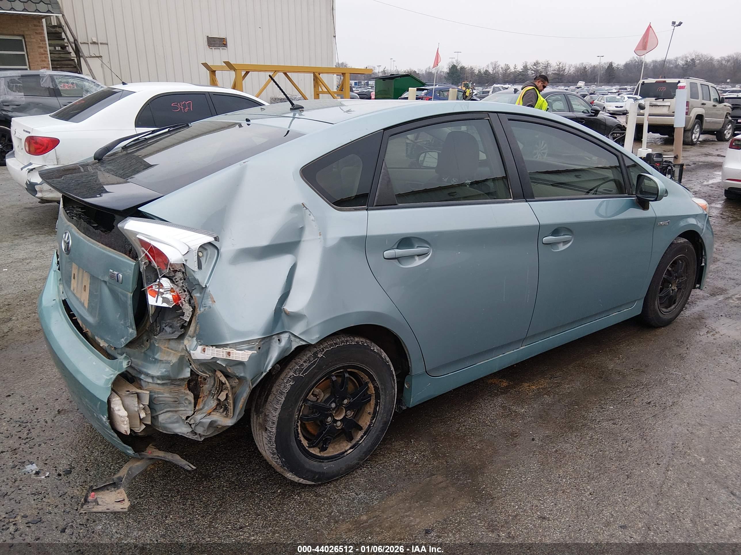 TOYOTA PRIUS image 4