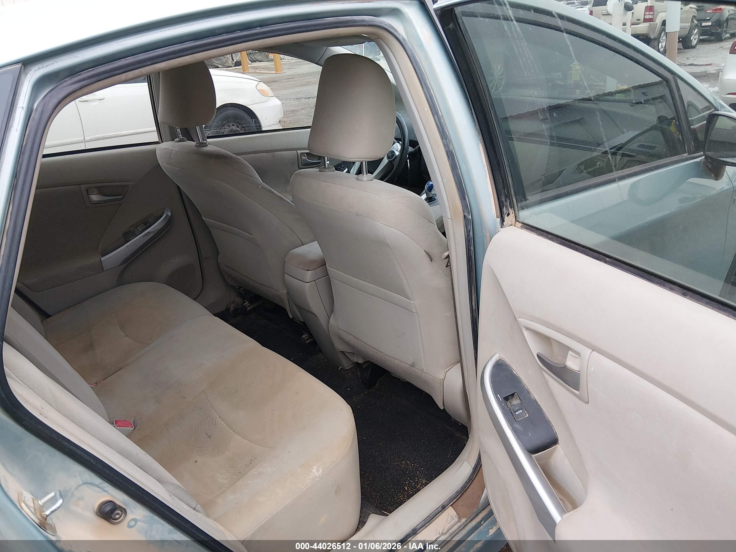TOYOTA PRIUS image 8