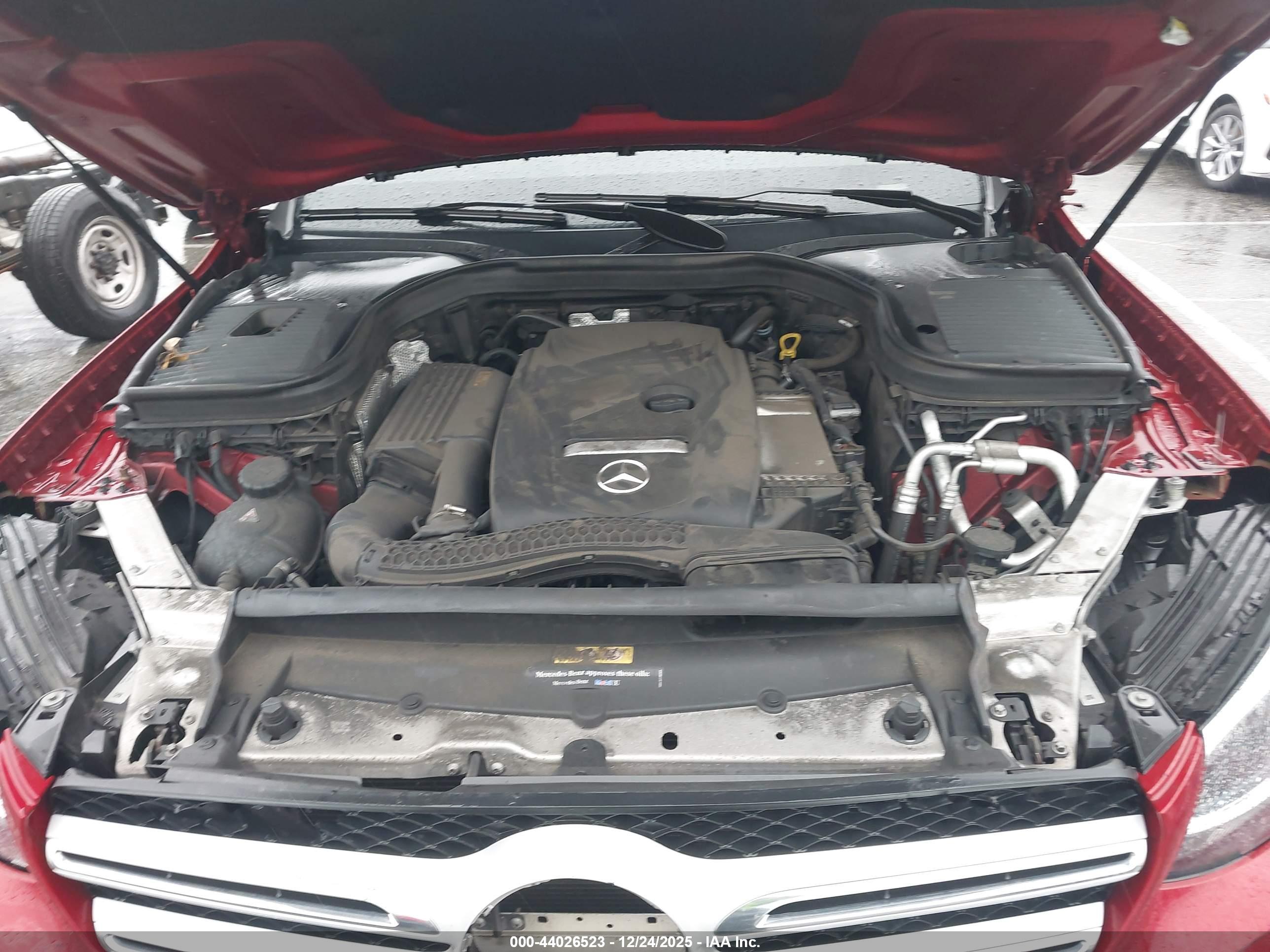 MERCEDES-BENZ GLC image 10