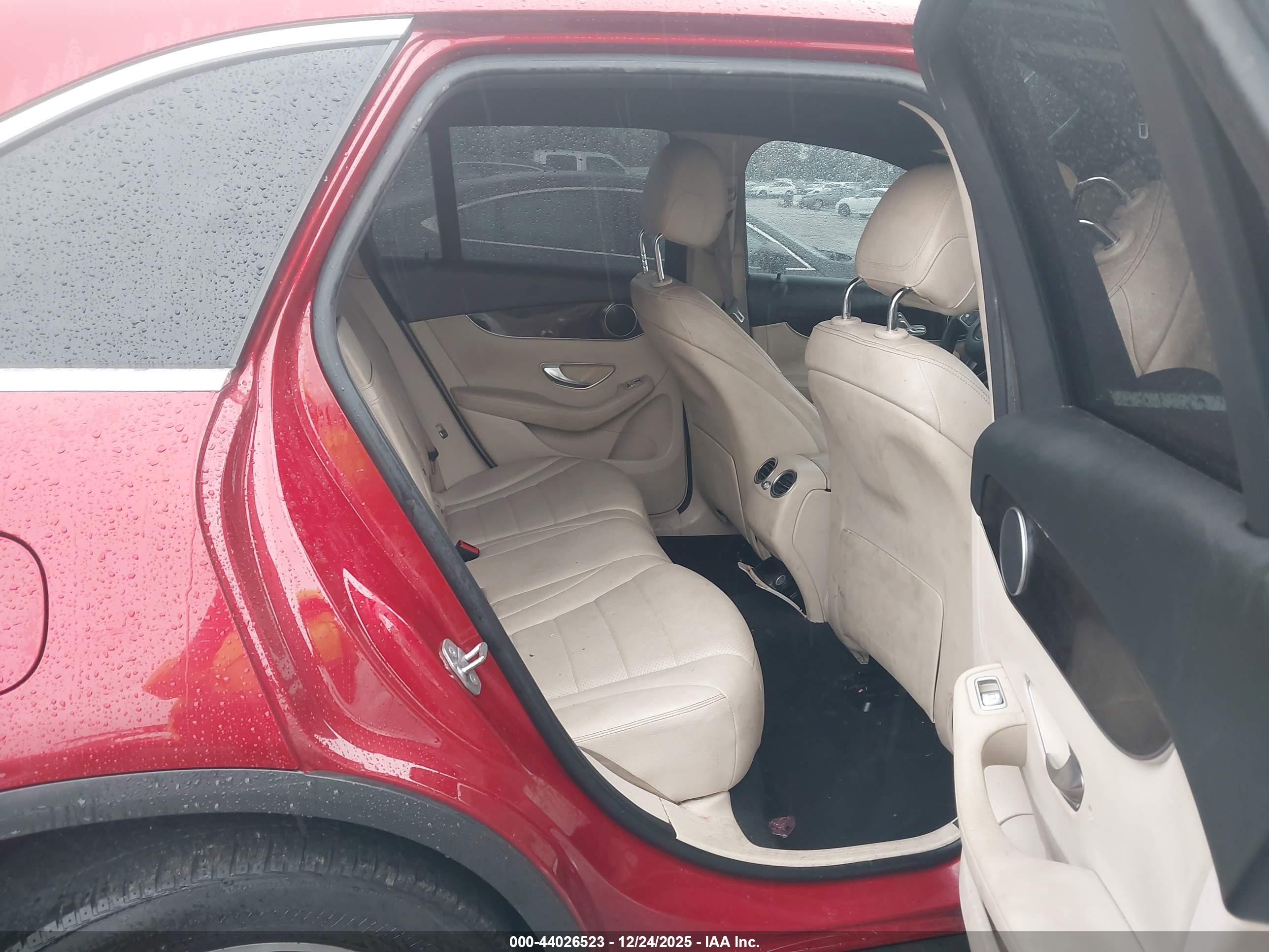 MERCEDES-BENZ GLC image 8