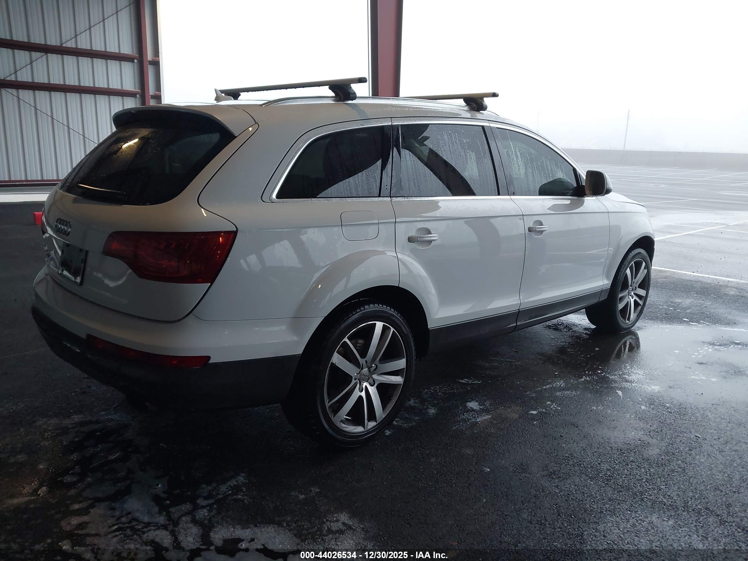 AUDI Q7 image 4