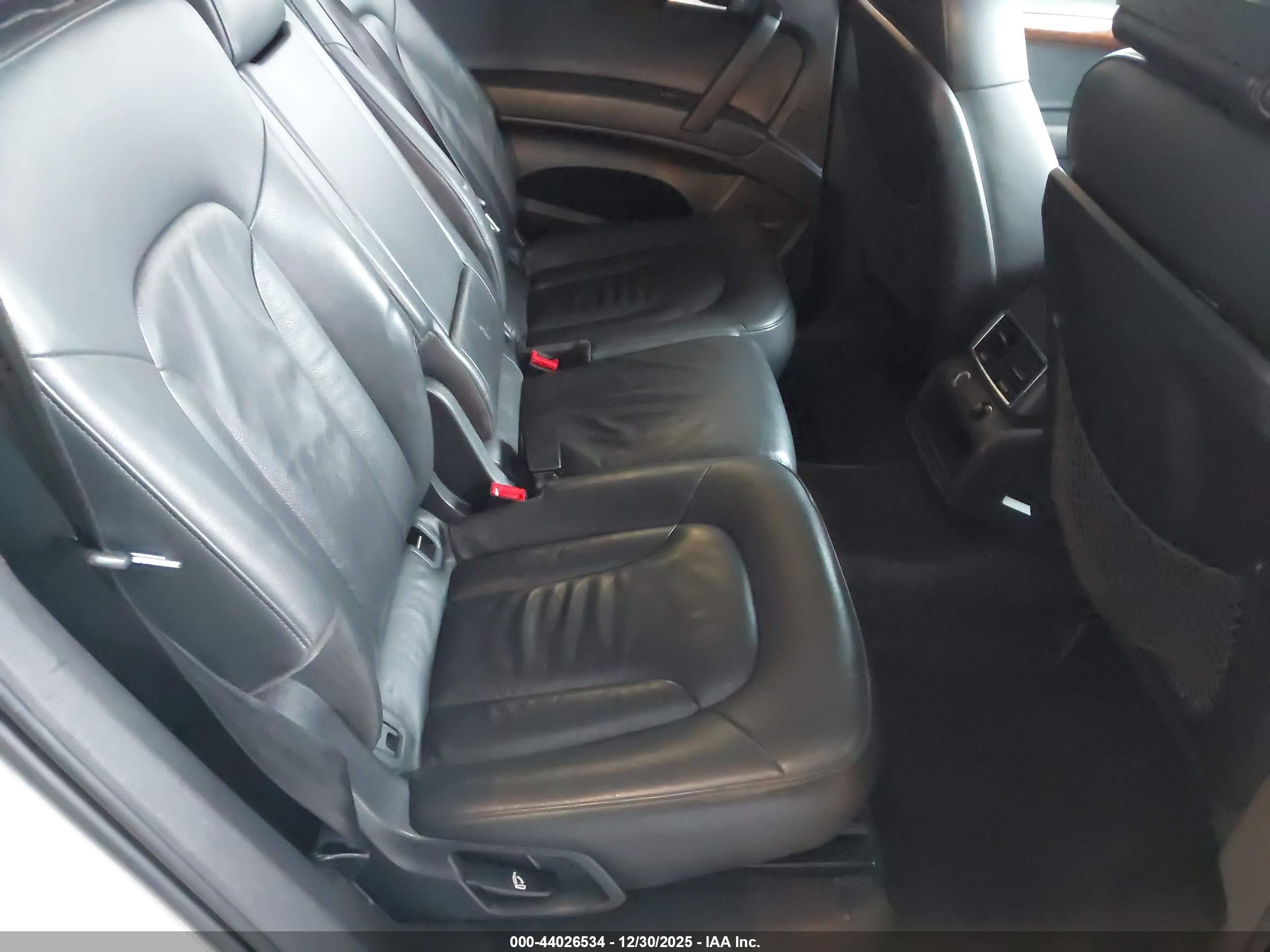 AUDI Q7 image 8