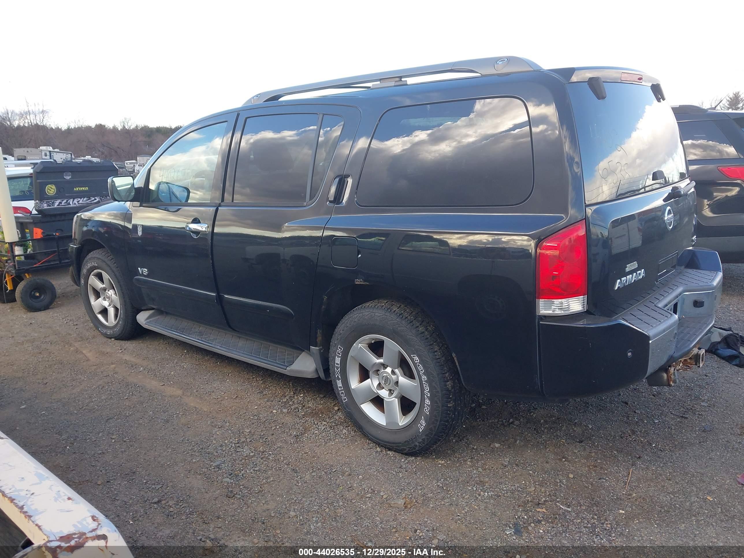 NISSAN ARMADA image 3