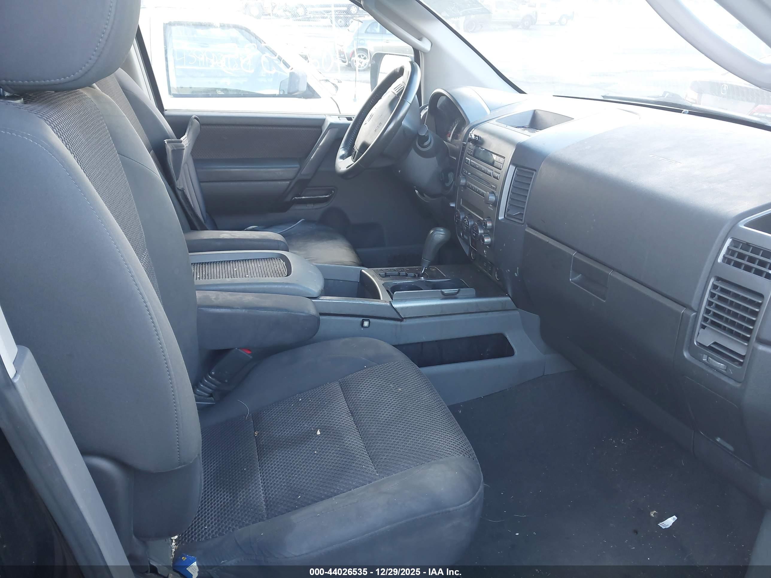 NISSAN ARMADA image 5