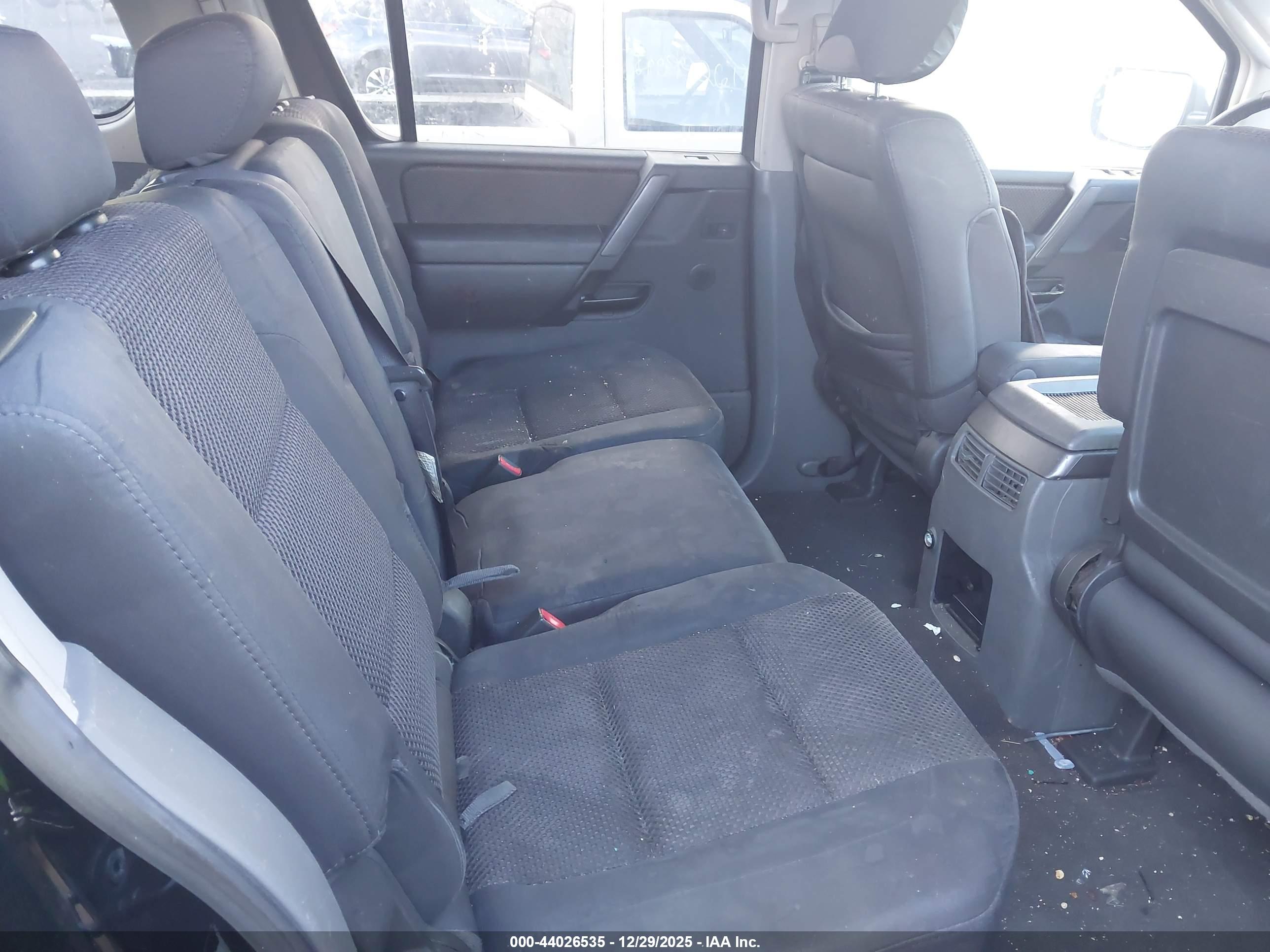 NISSAN ARMADA image 8