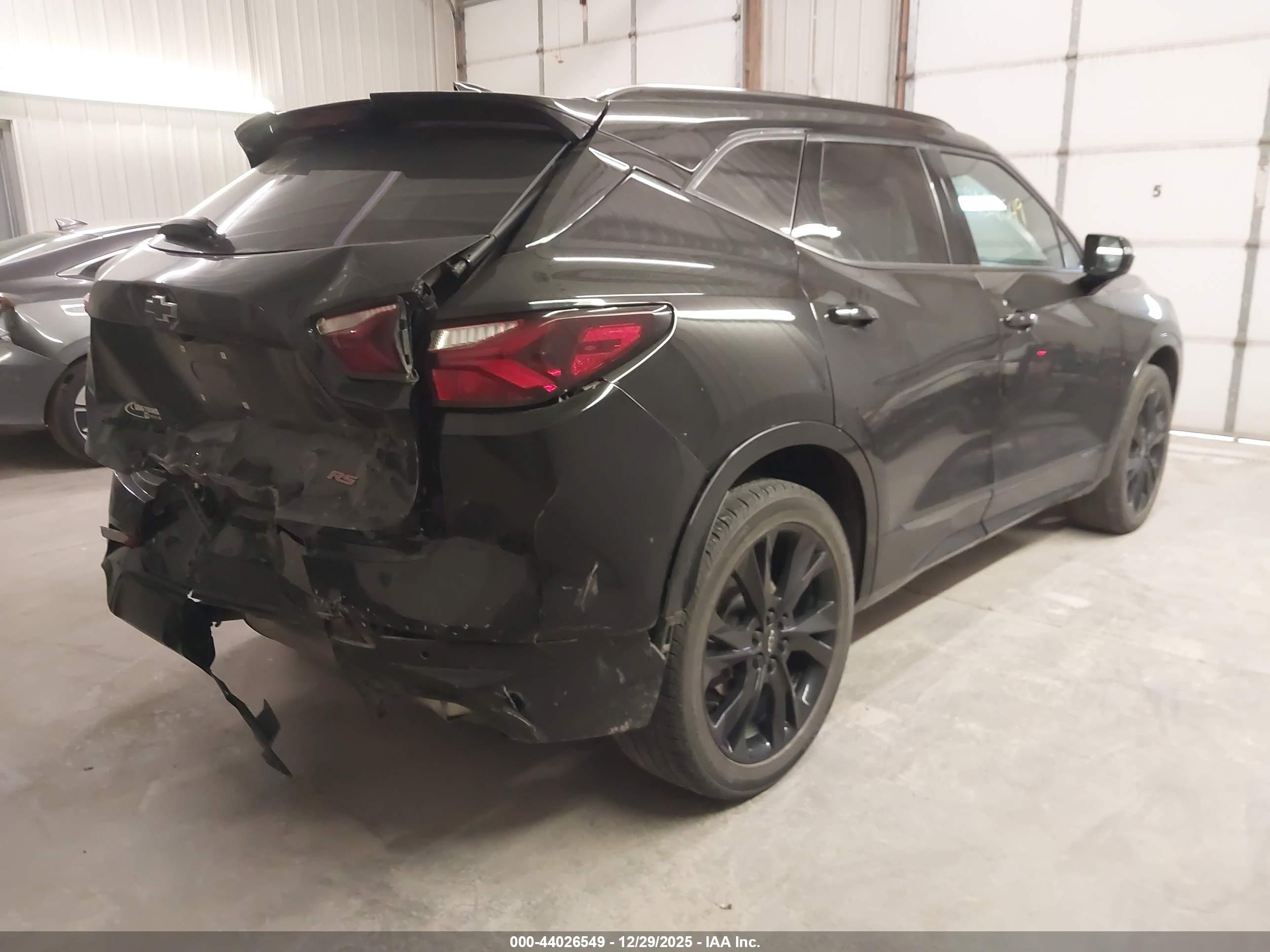 CHEVROLET BLAZER image 4