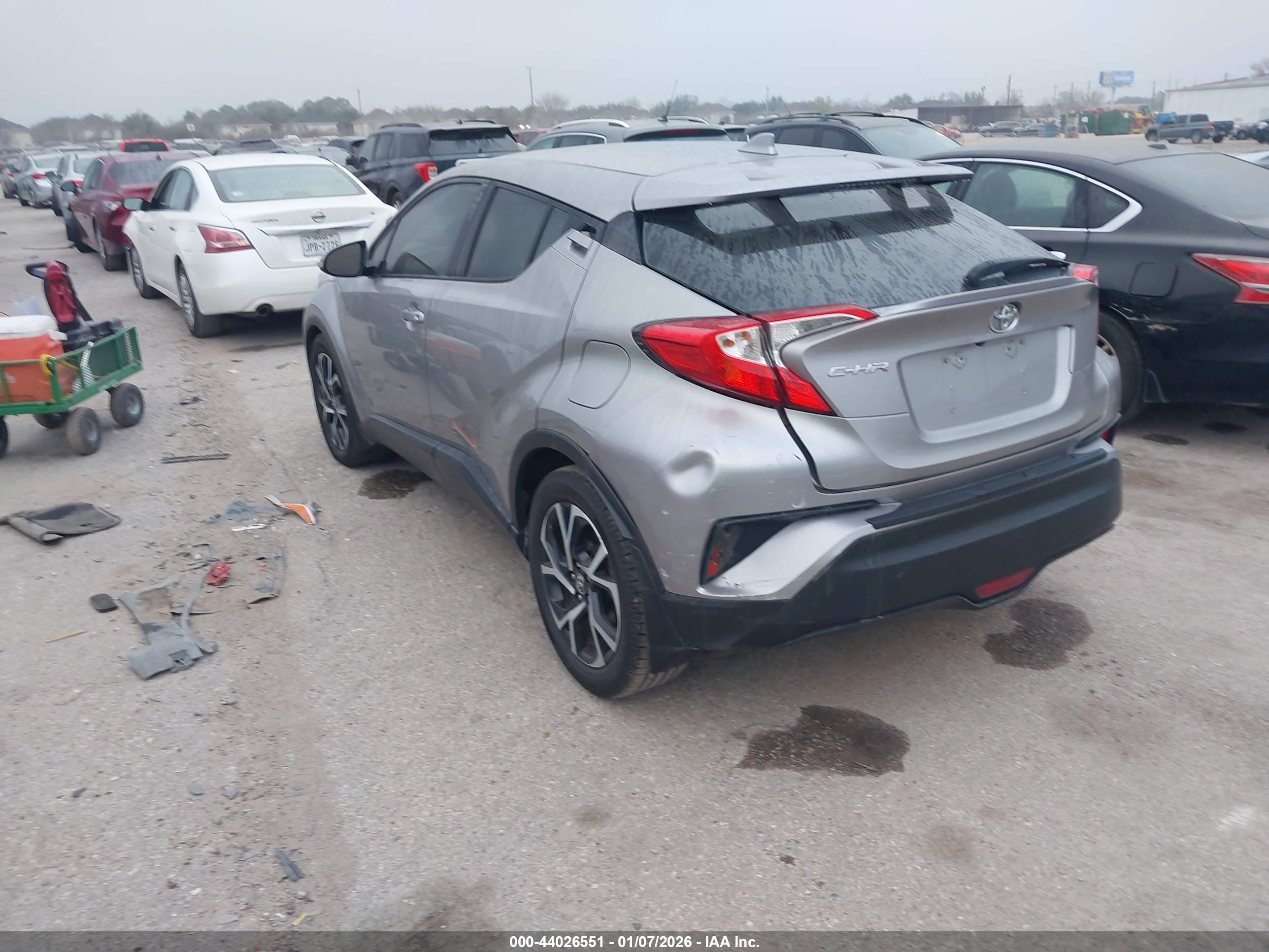 TOYOTA C-HR image 3