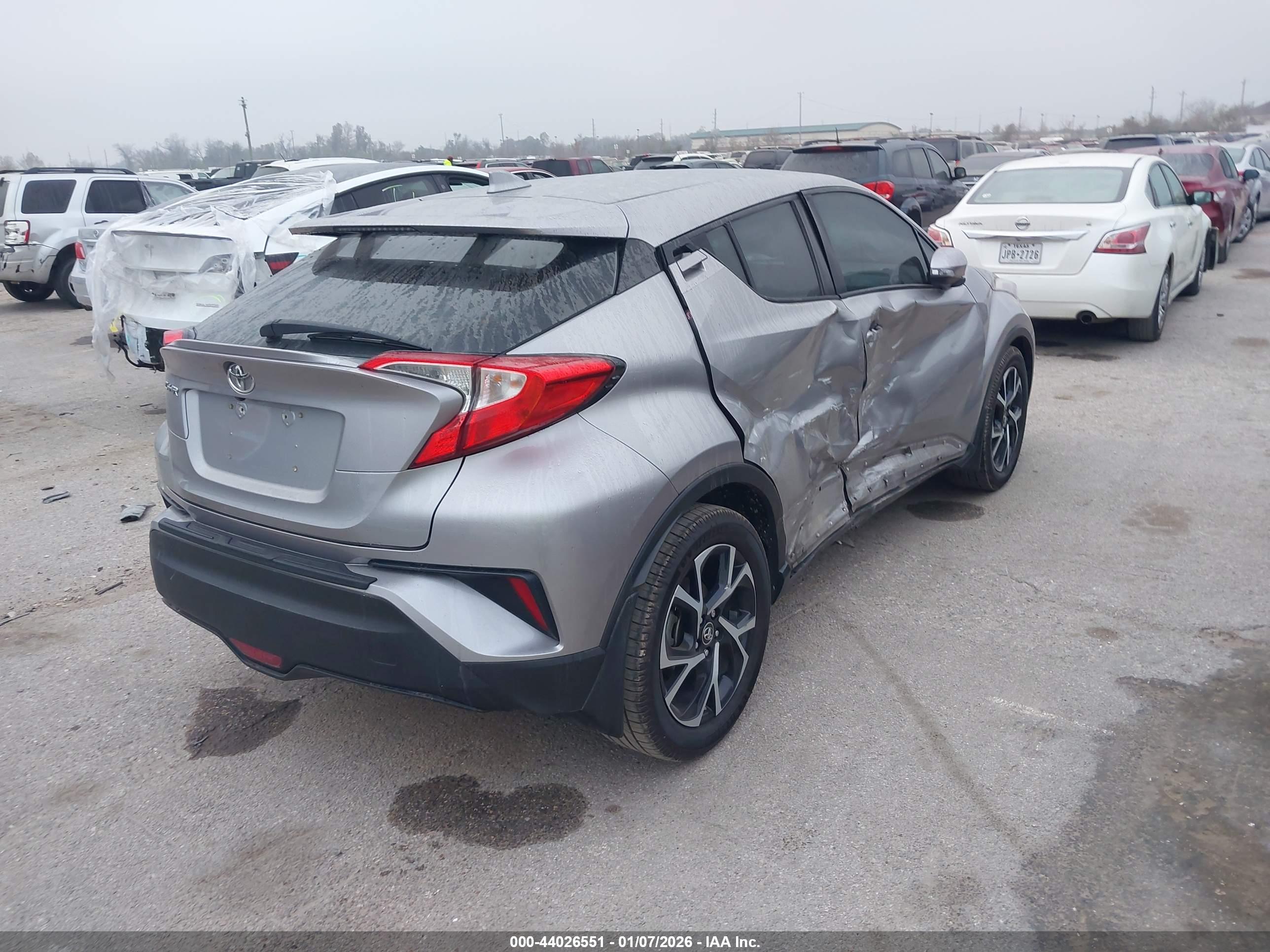TOYOTA C-HR image 4