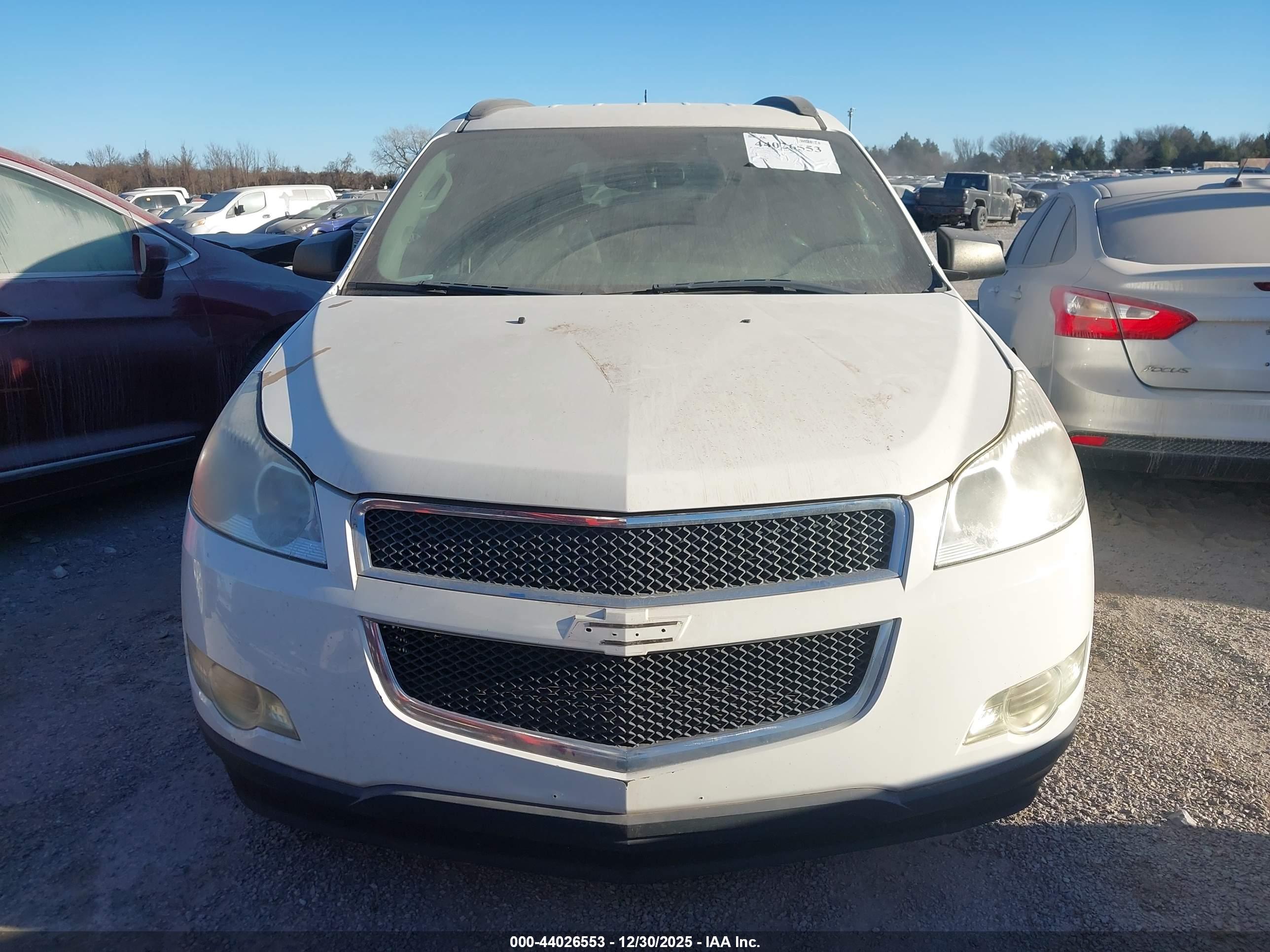 CHEVROLET TRAVERSE image 6