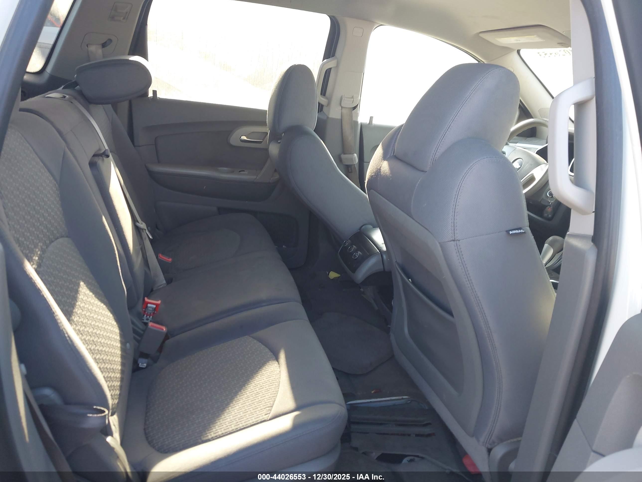 CHEVROLET TRAVERSE image 8
