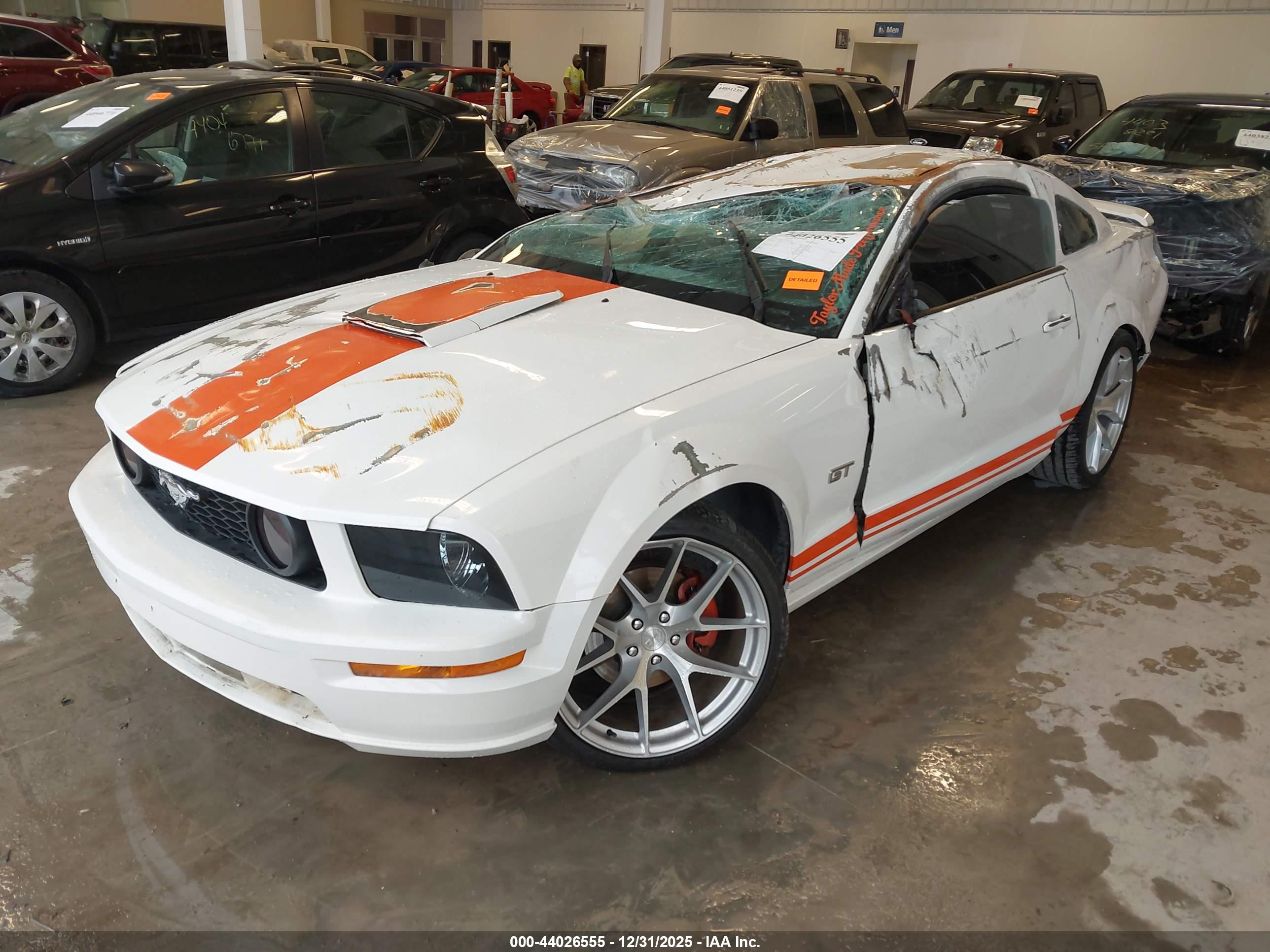 FORD MUSTANG image 2