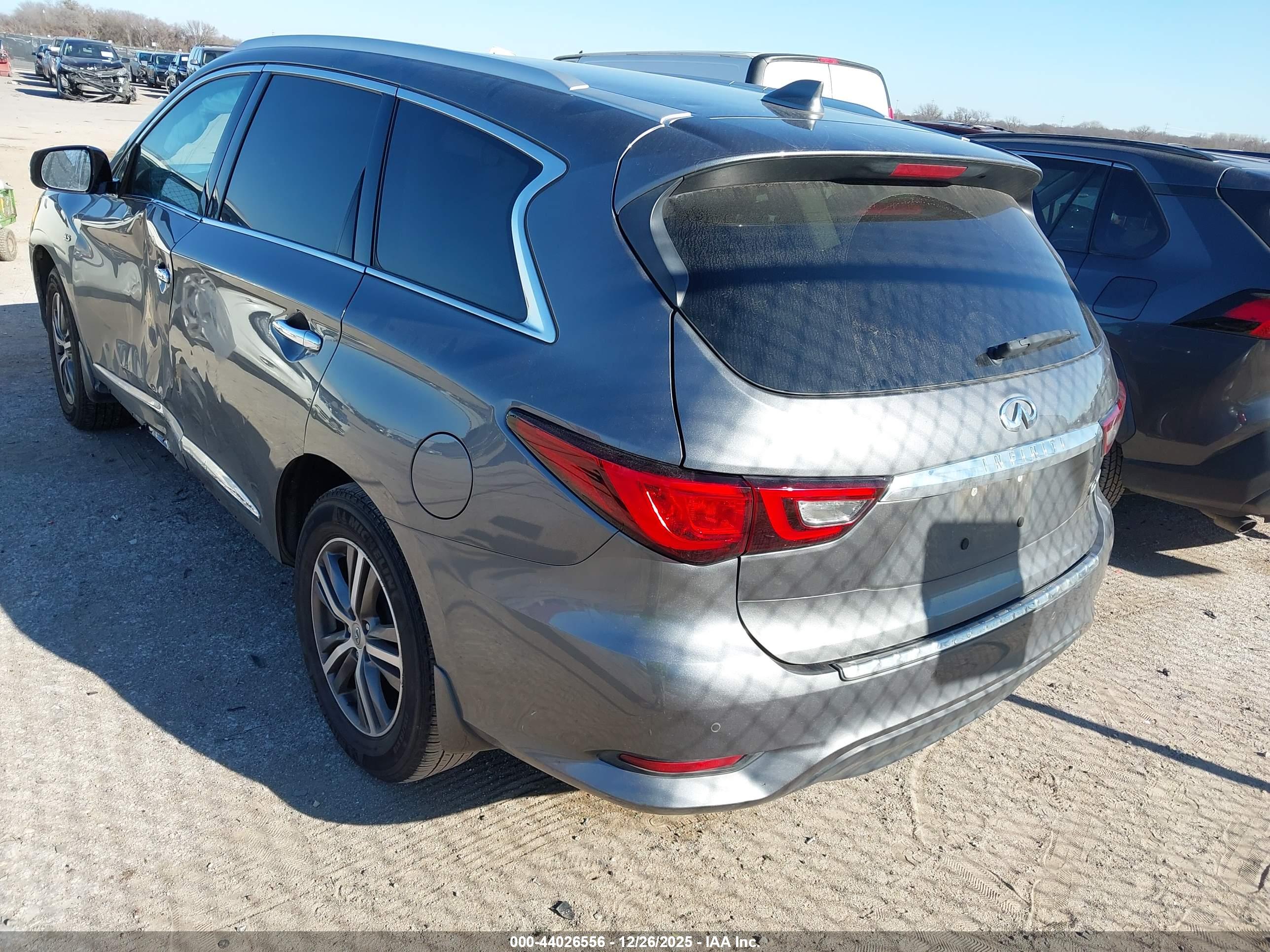 INFINITI QX60 image 3