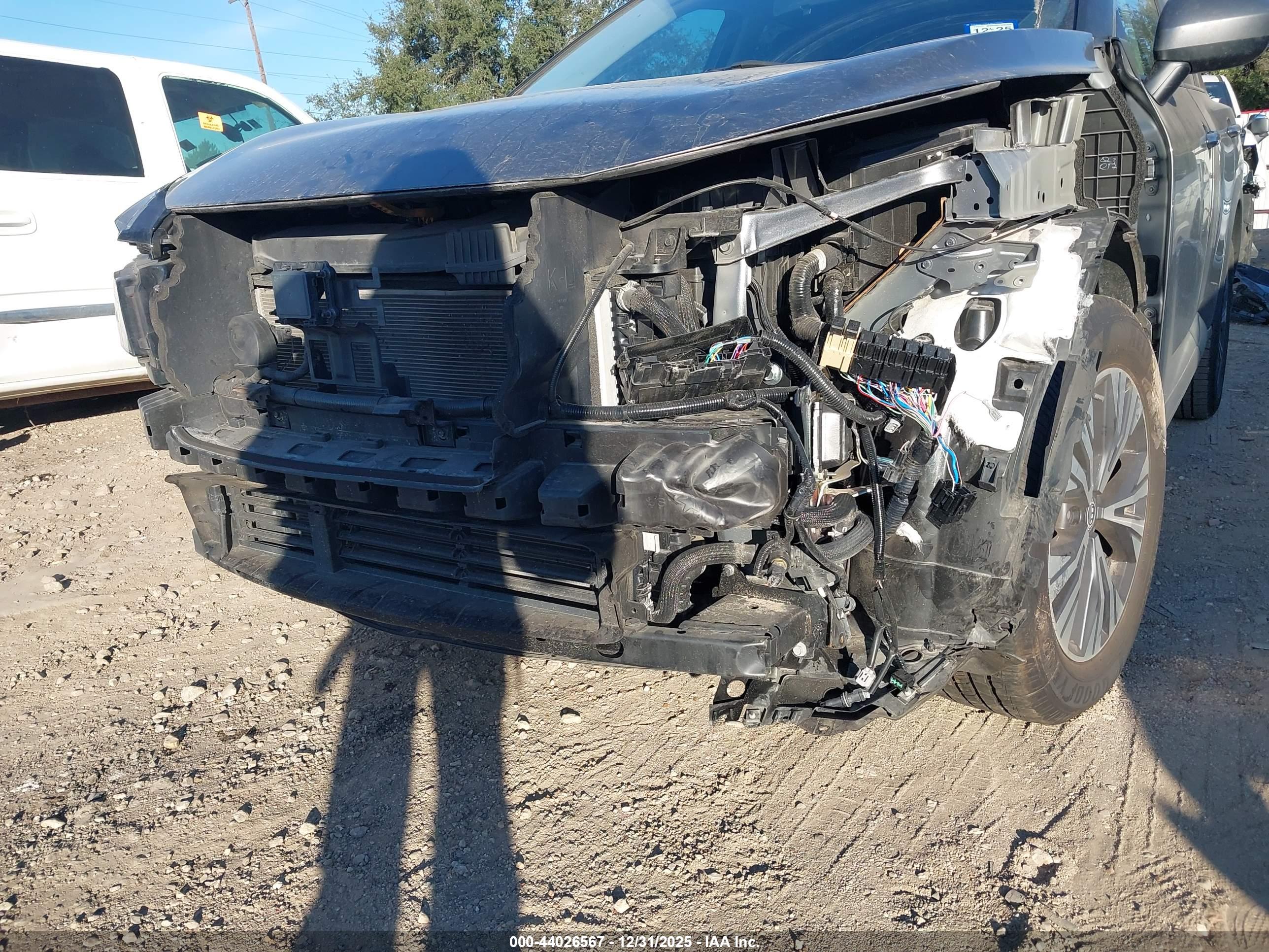 NISSAN ROGUE image 6