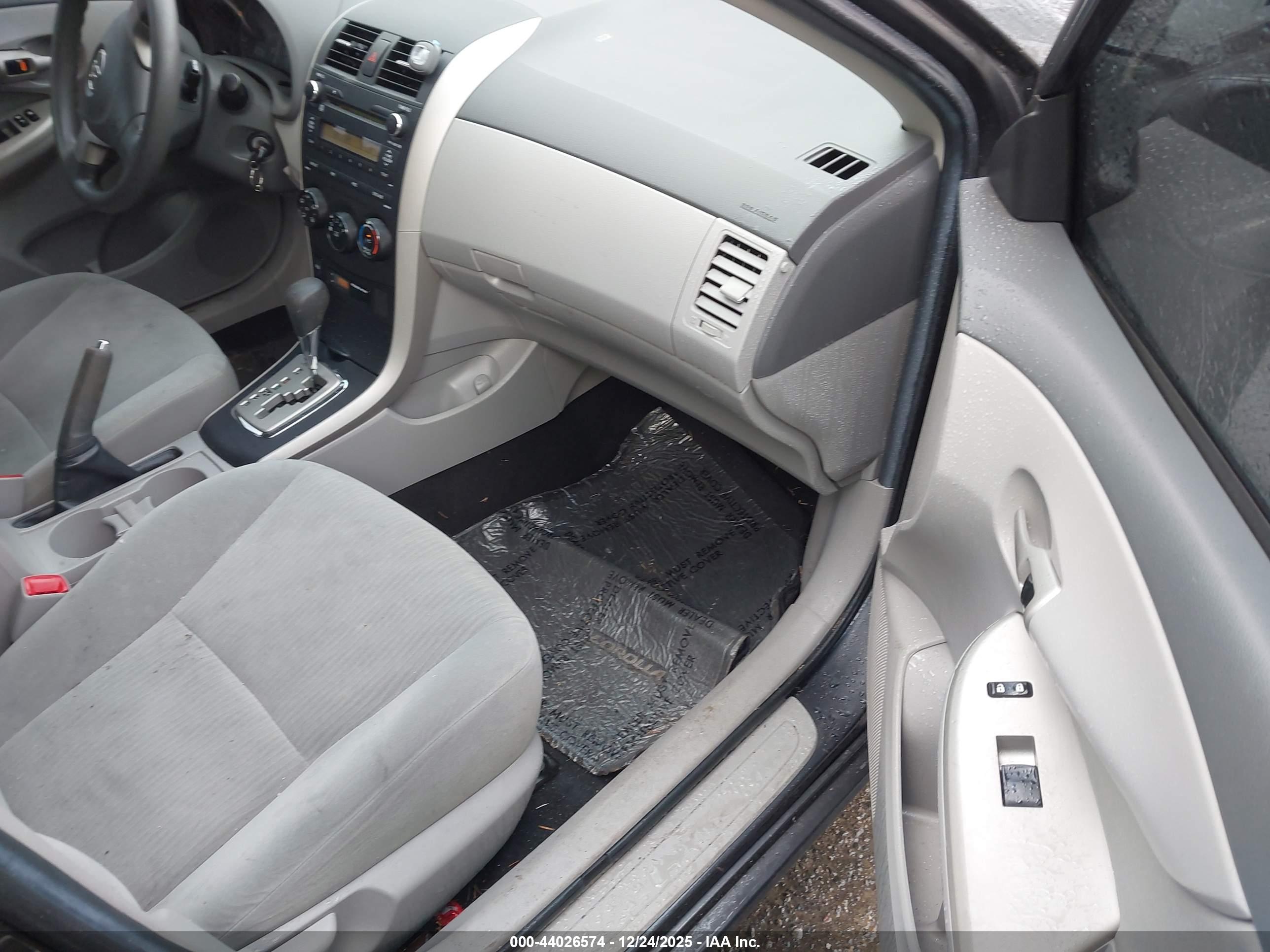 TOYOTA COROLLA image 5