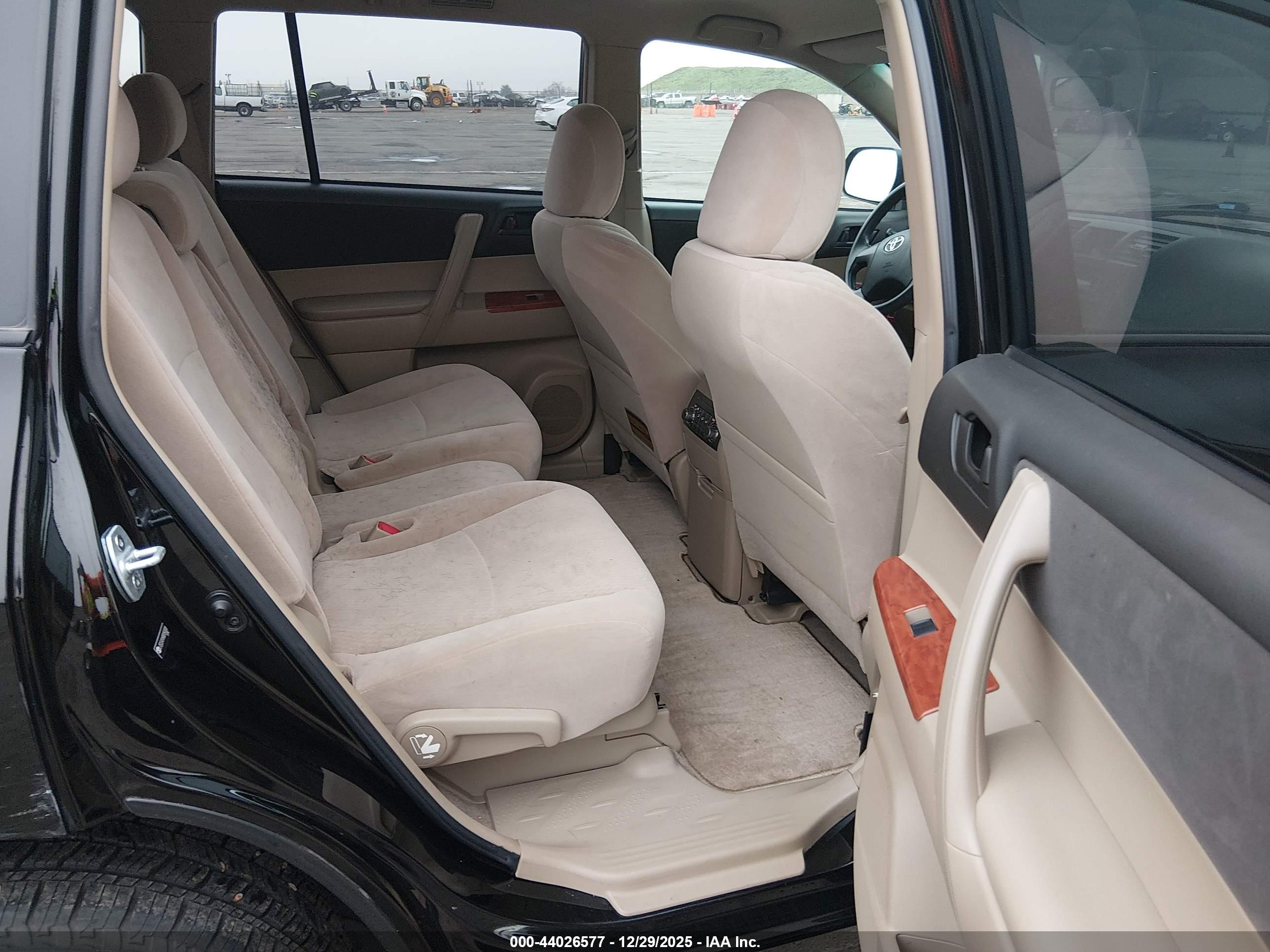 TOYOTA HIGHLANDER image 8