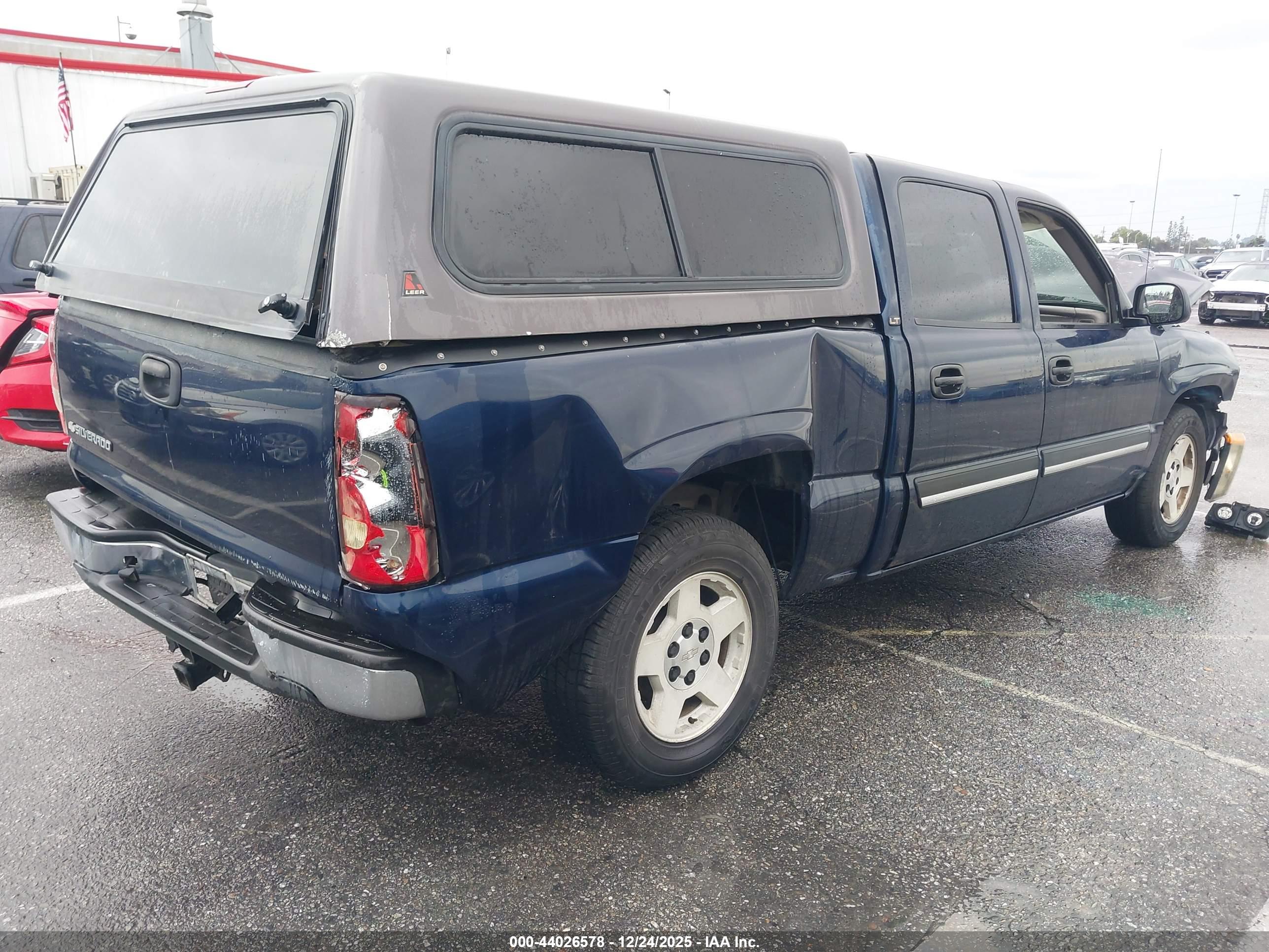 CHEVROLET SILVERADO image 4