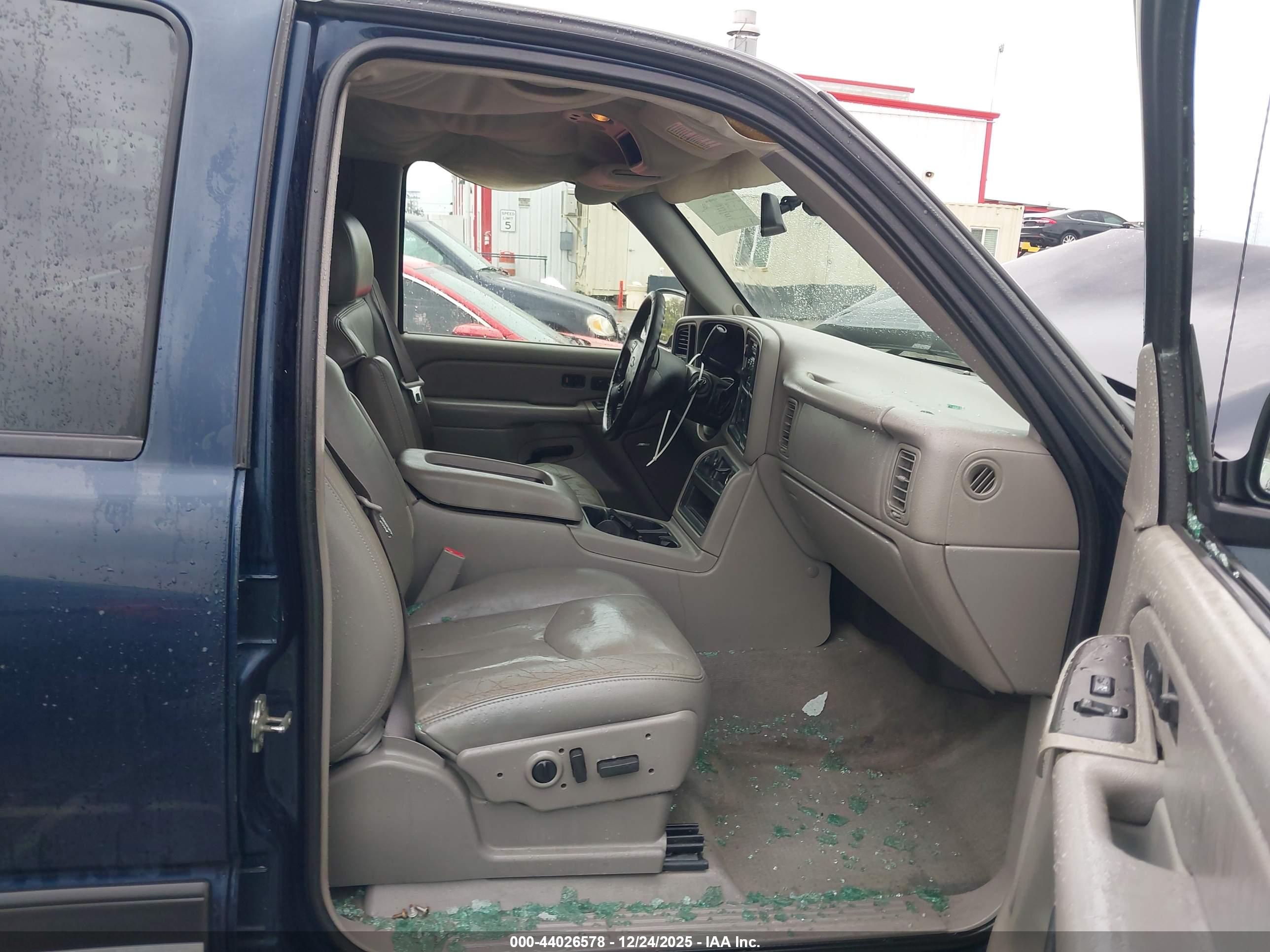 CHEVROLET SILVERADO image 5