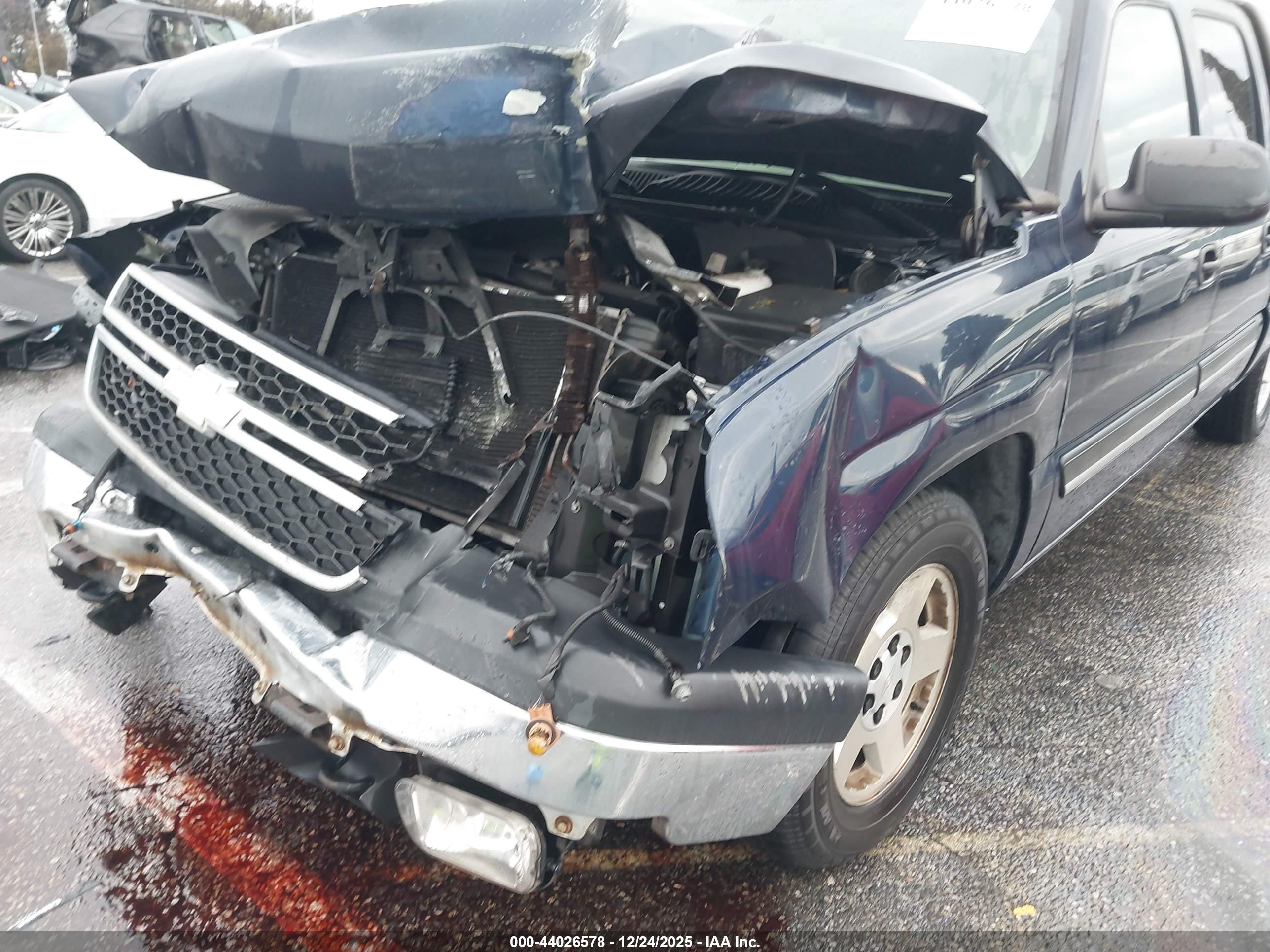 CHEVROLET SILVERADO image 6