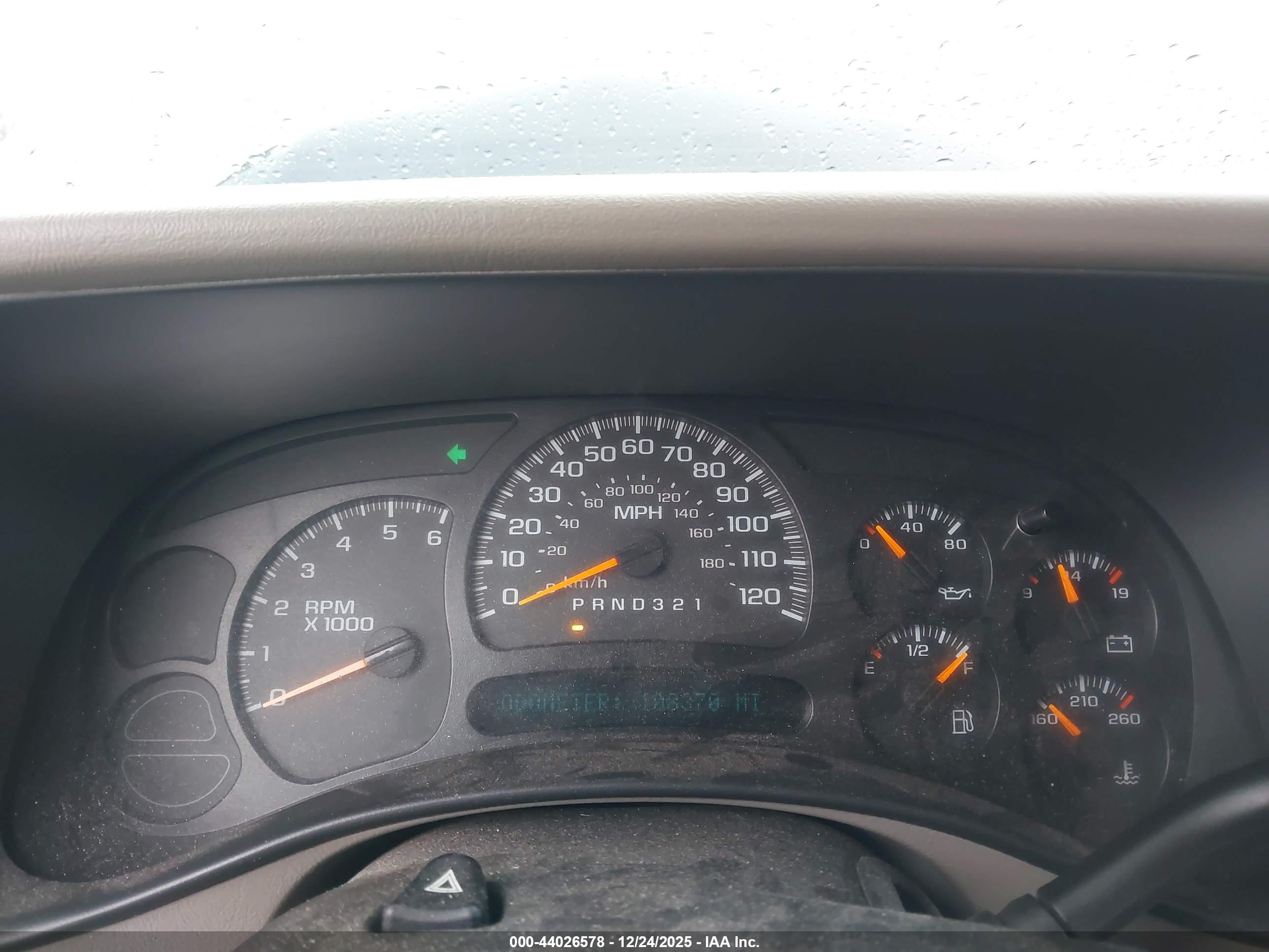 CHEVROLET SILVERADO image 7