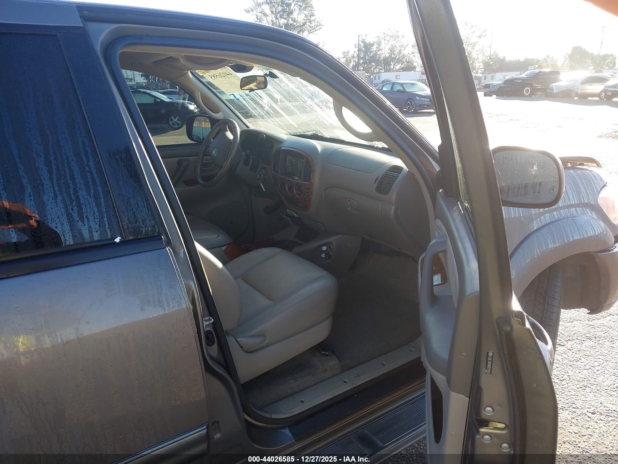 TOYOTA TUNDRA image 5