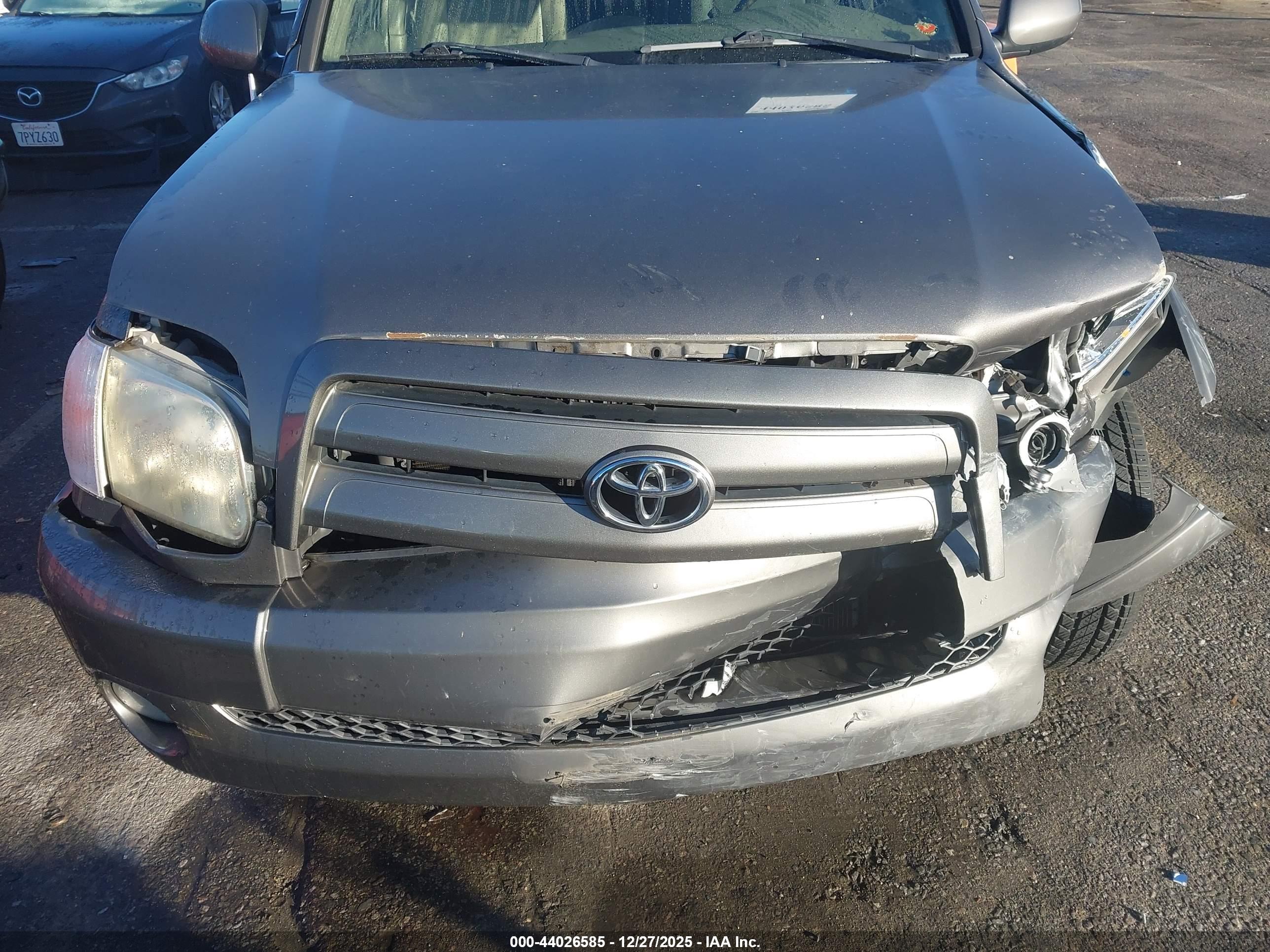 TOYOTA TUNDRA image 6