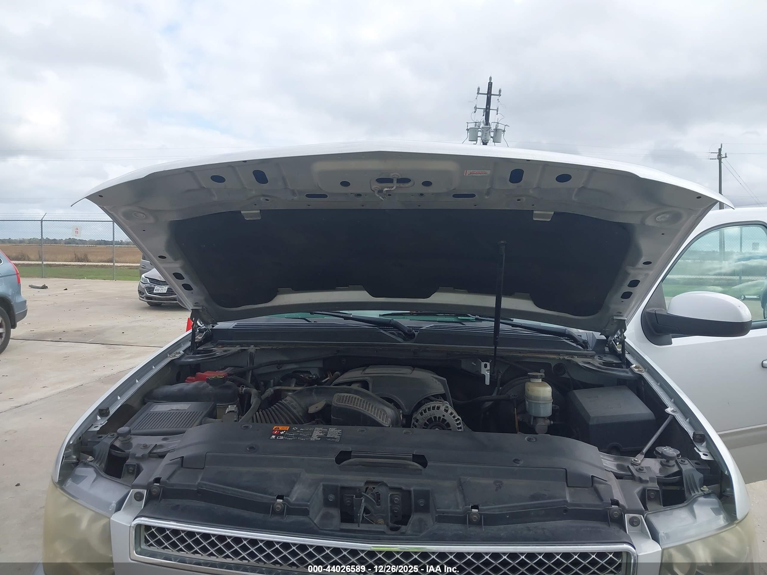 CHEVROLET TAHOE image 10
