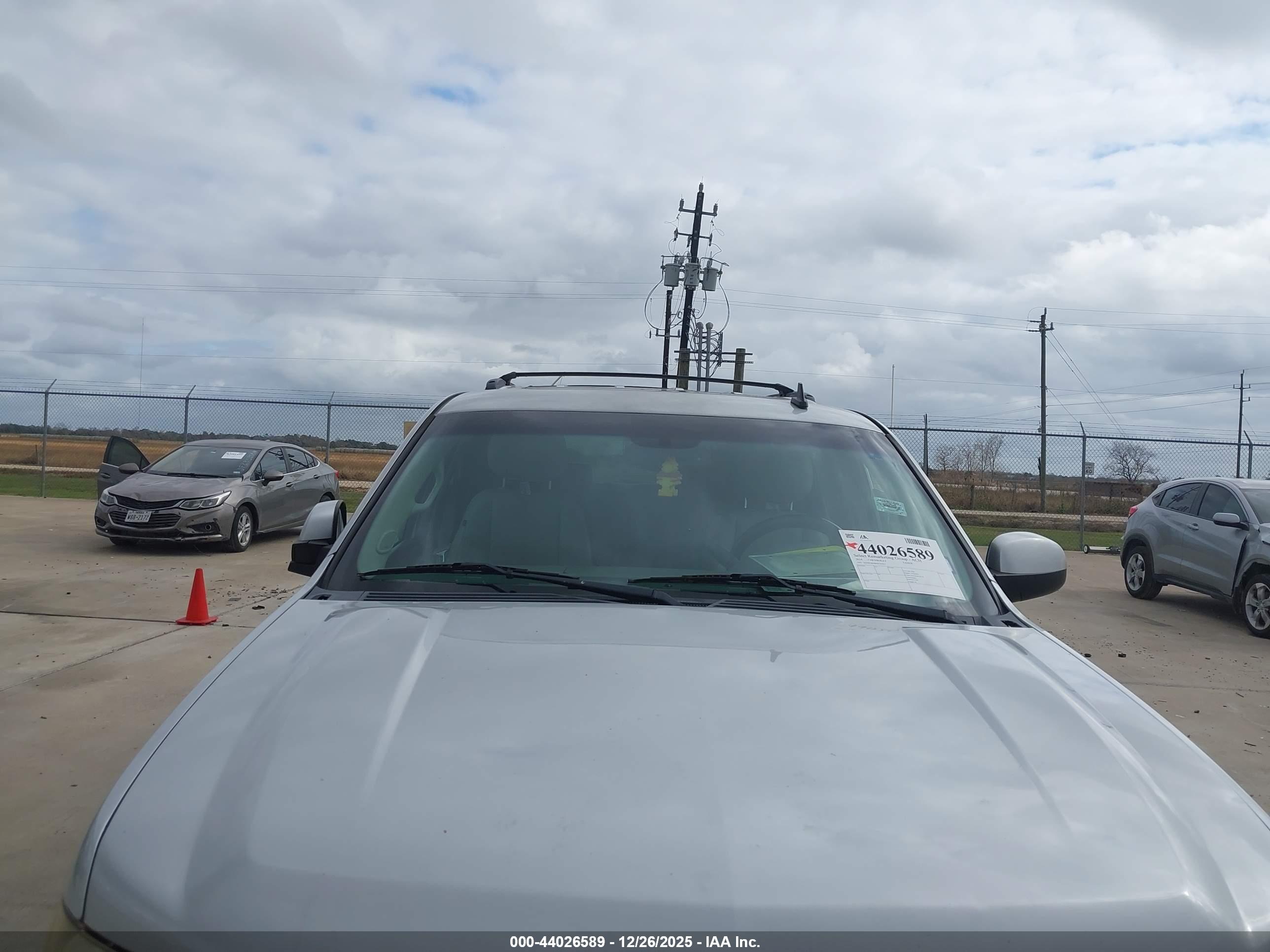CHEVROLET TAHOE image 6
