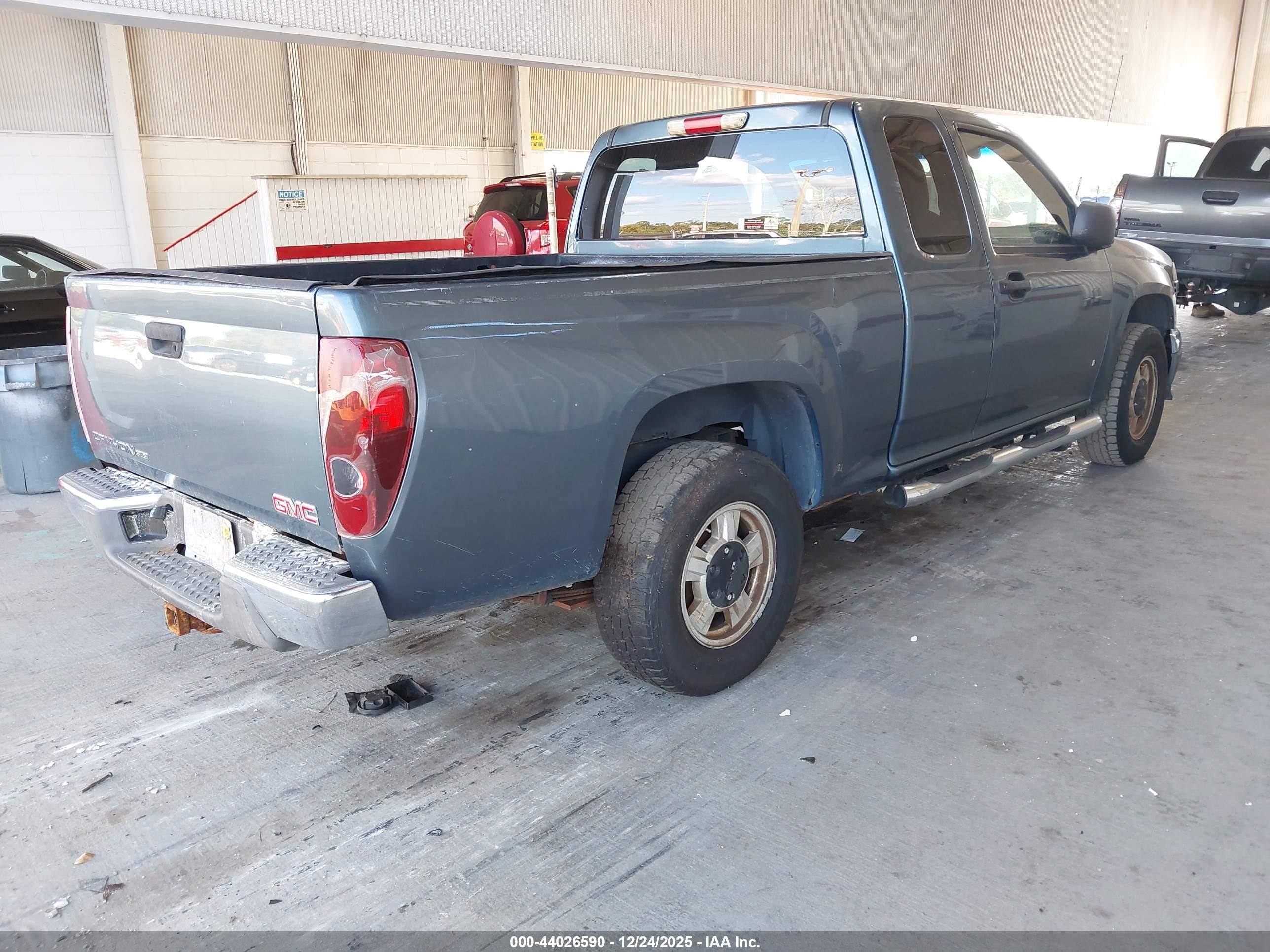 GMC CANYON image 4