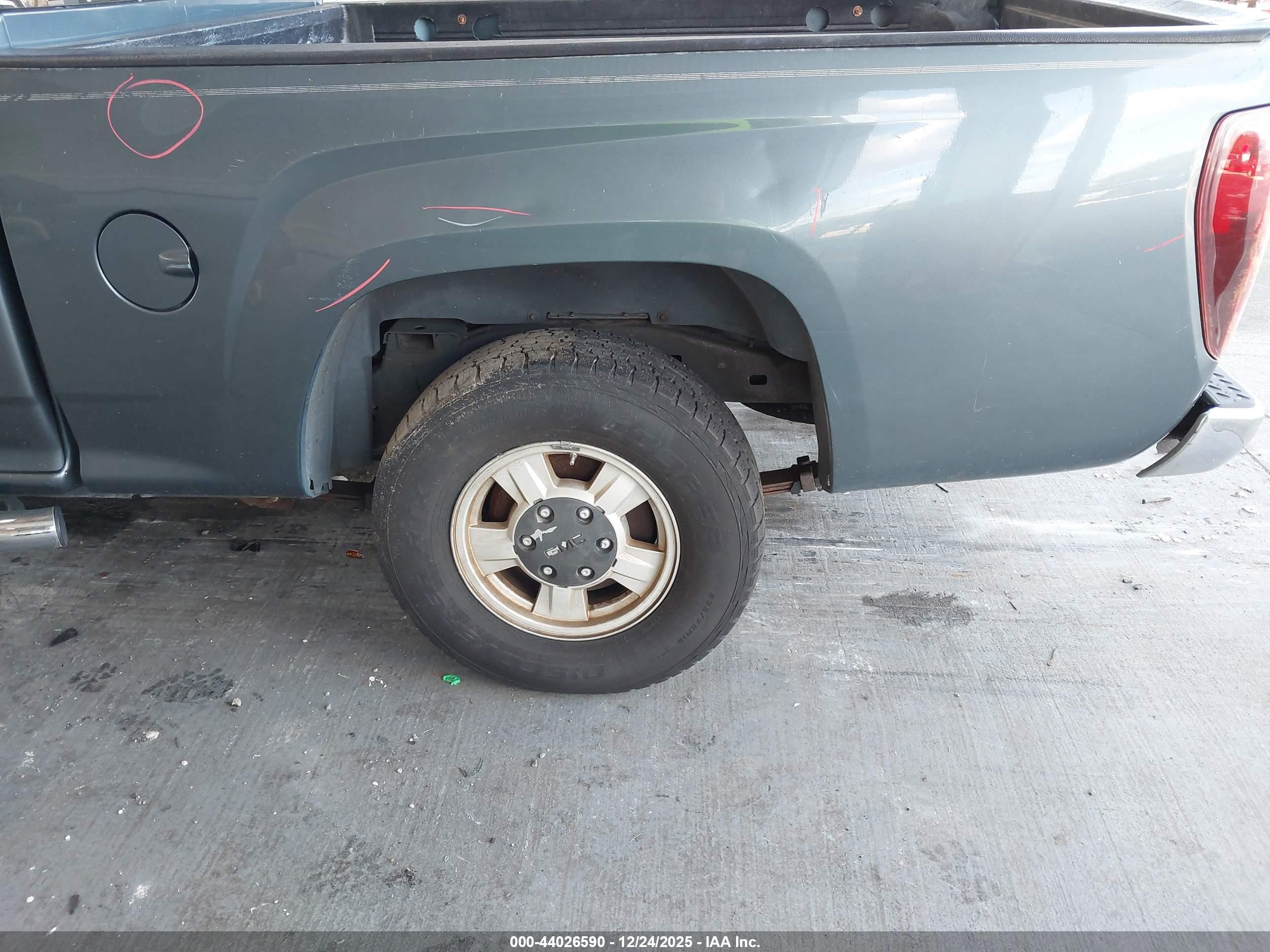 GMC CANYON image 6