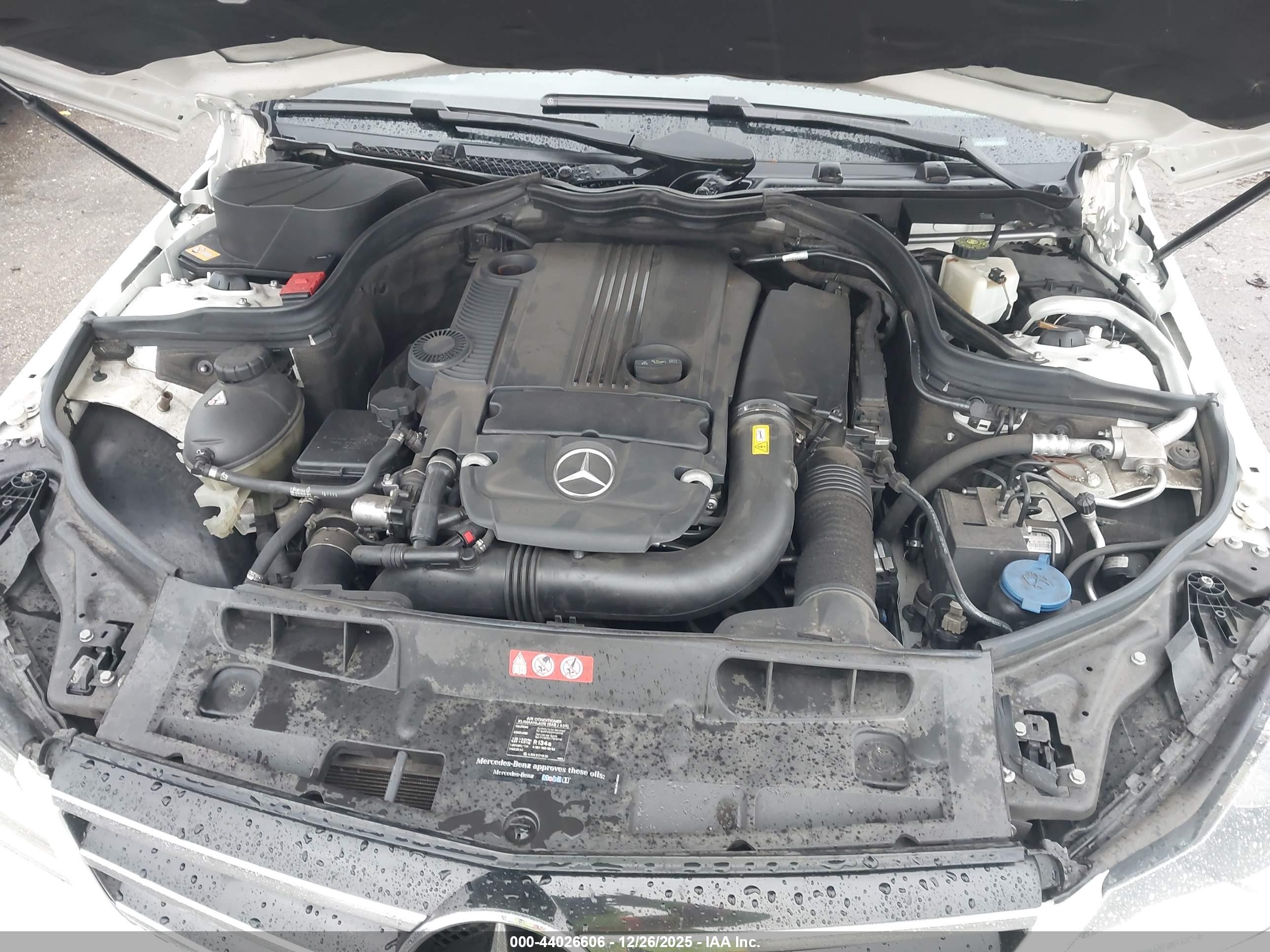 MERCEDES-BENZ C-CLASS image 10