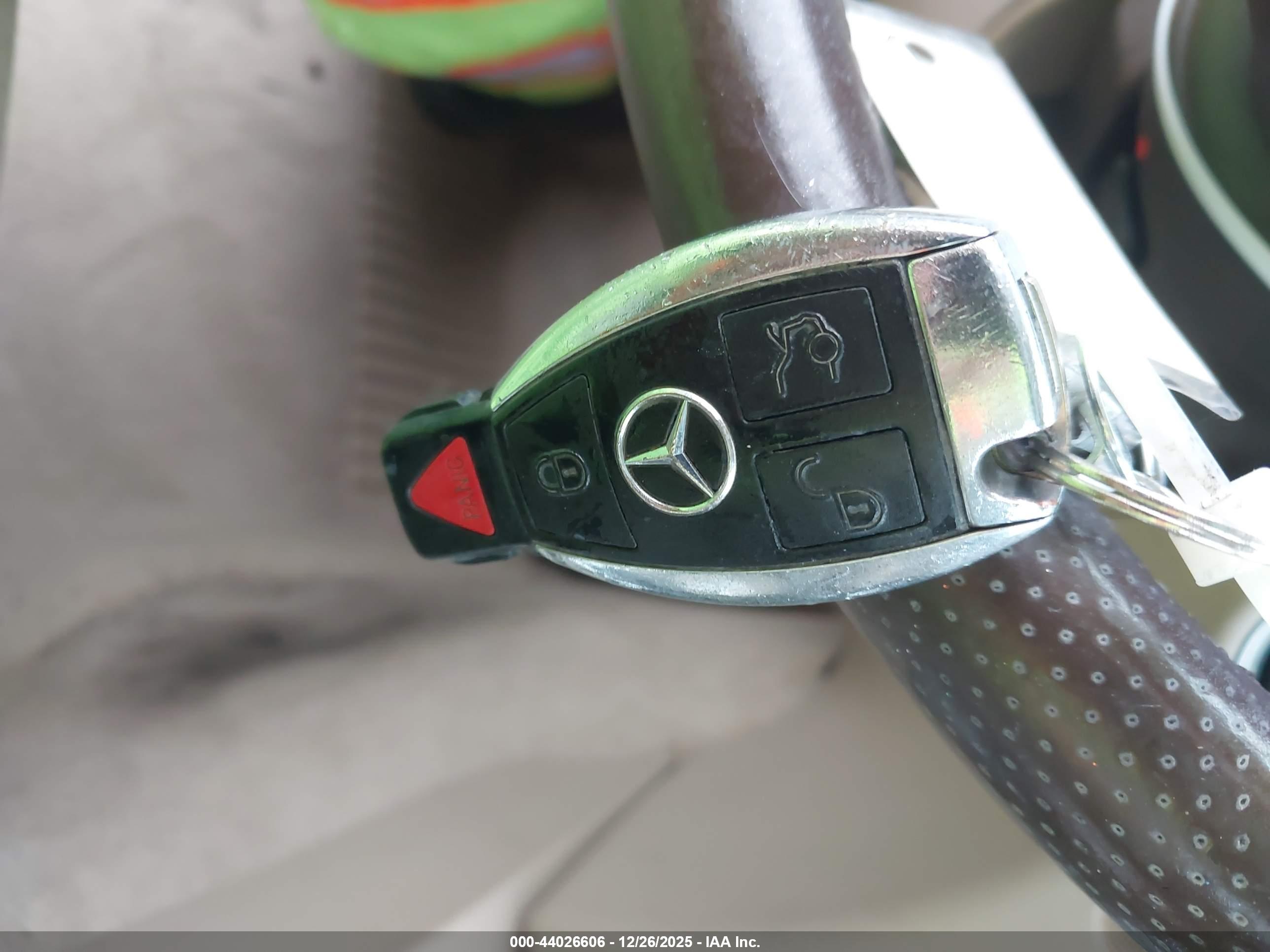 MERCEDES-BENZ C-CLASS image 11