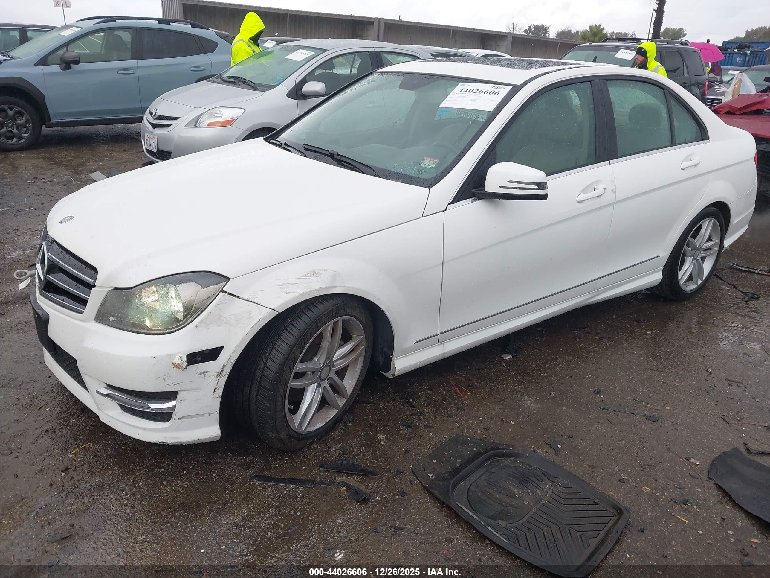 MERCEDES-BENZ C-CLASS image 2