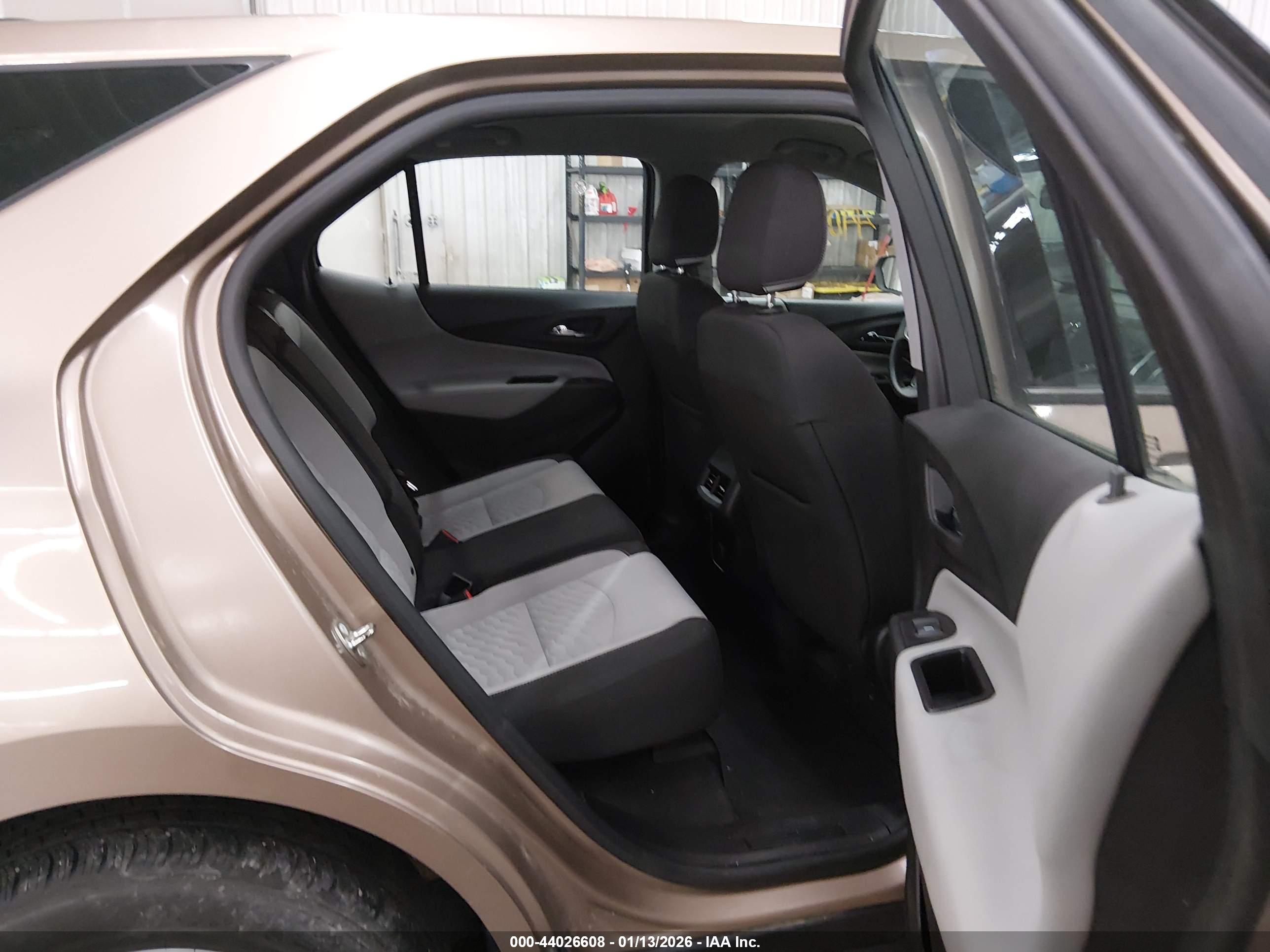 CHEVROLET EQUINOX image 8