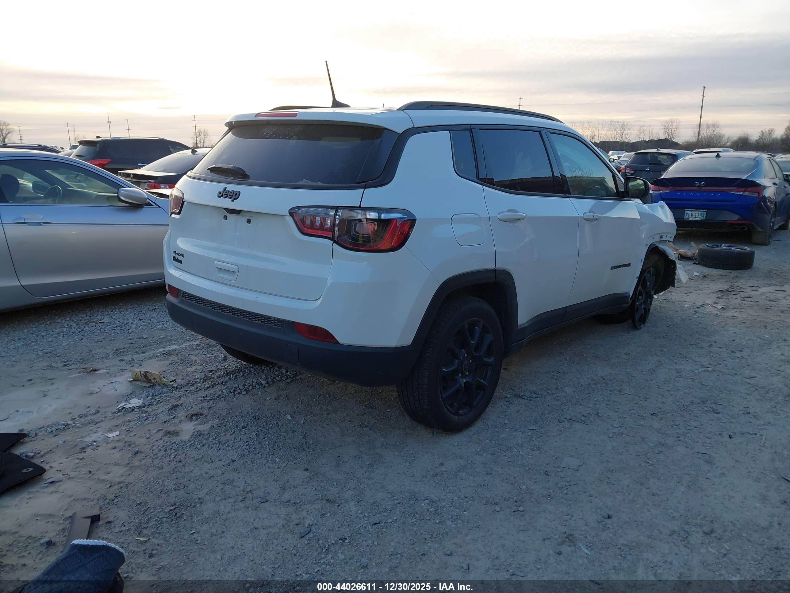 JEEP COMPASS image 4