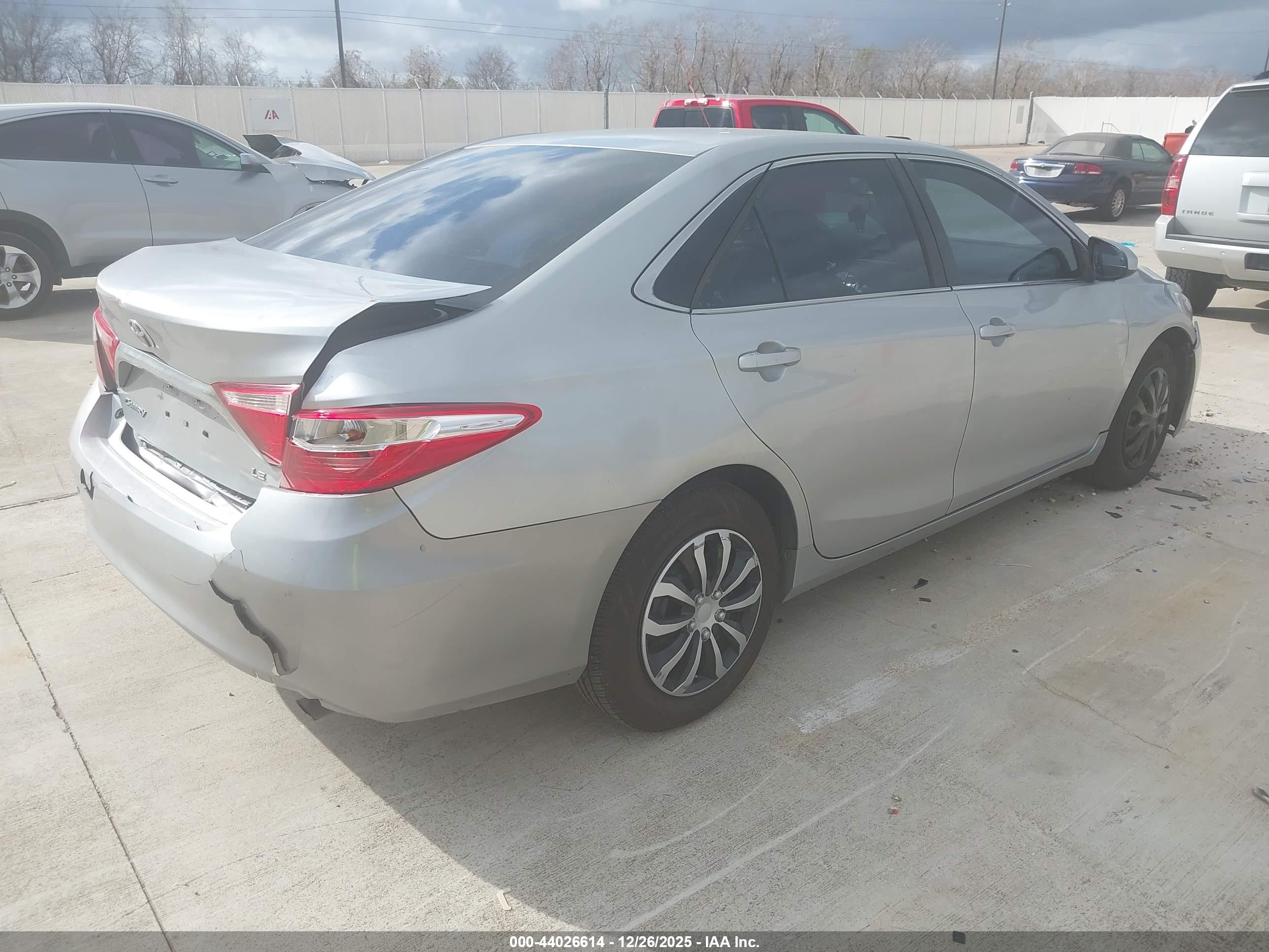 TOYOTA CAMRY image 4