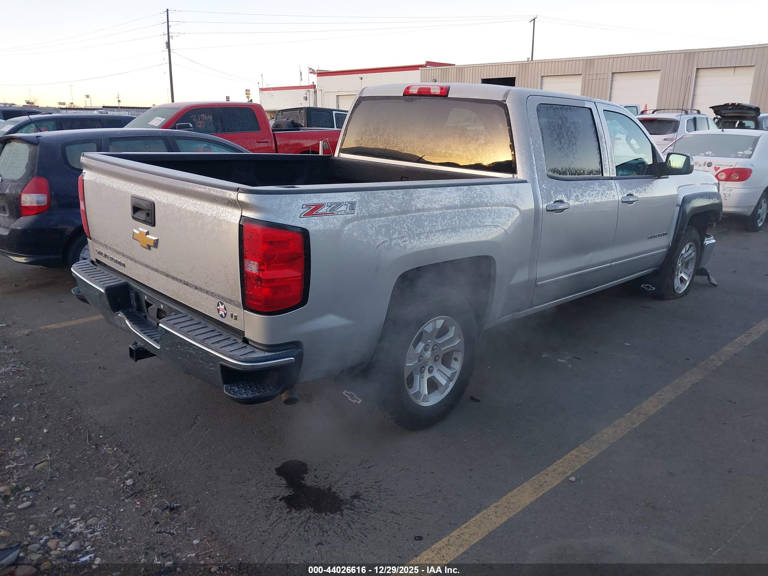 CHEVROLET SILVERADO image 4