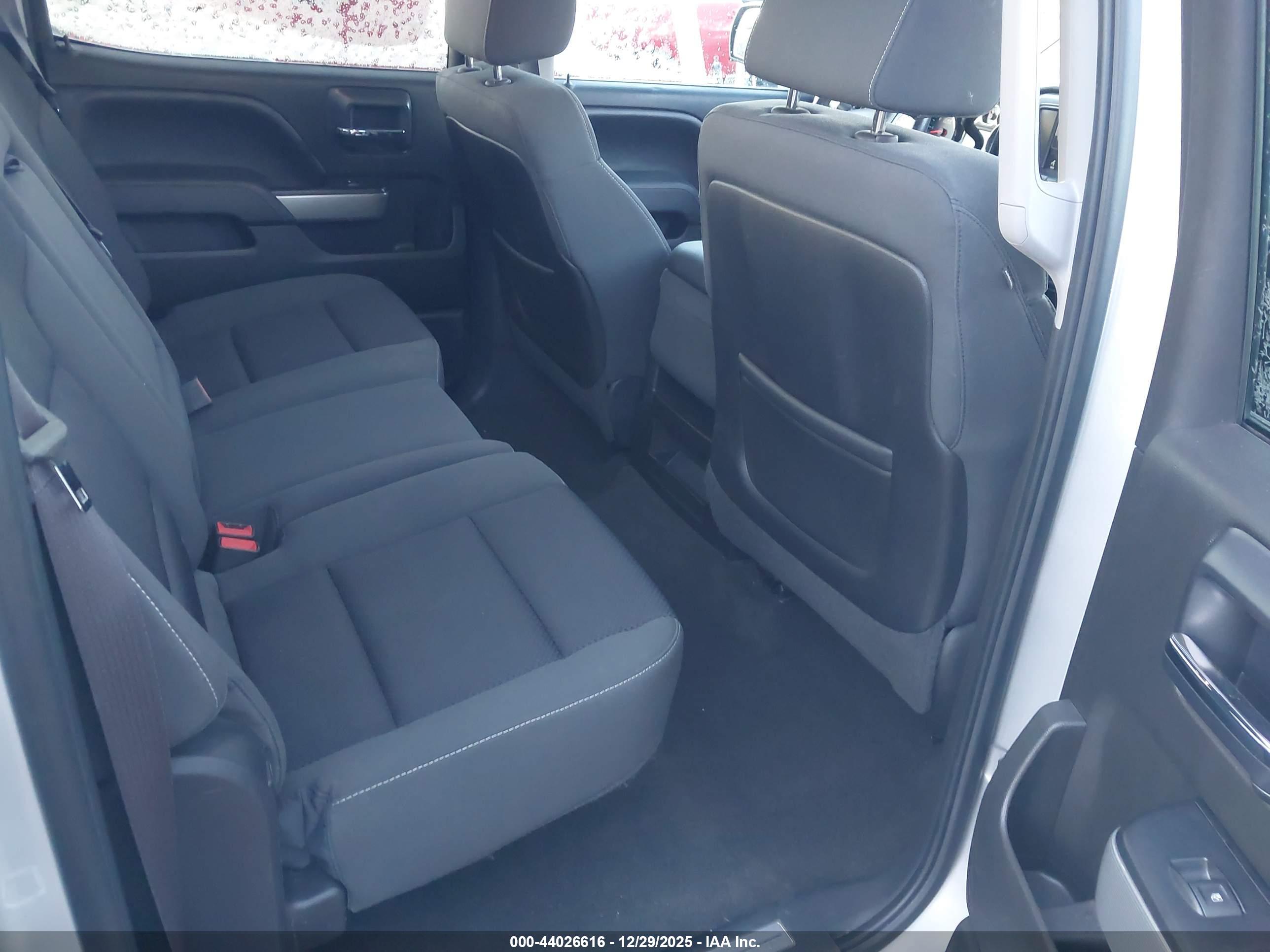 CHEVROLET SILVERADO image 8