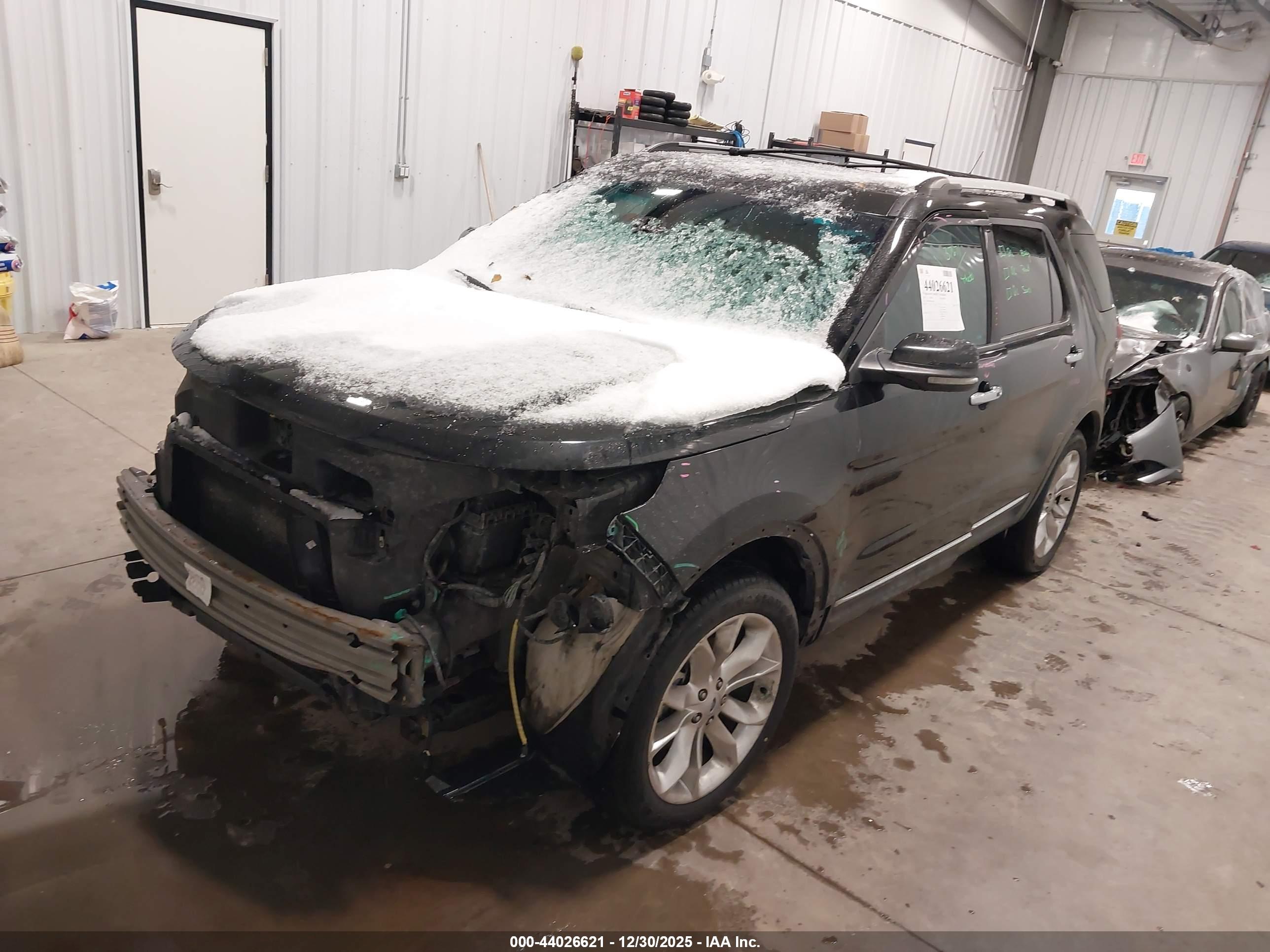 FORD EXPLORER image 2