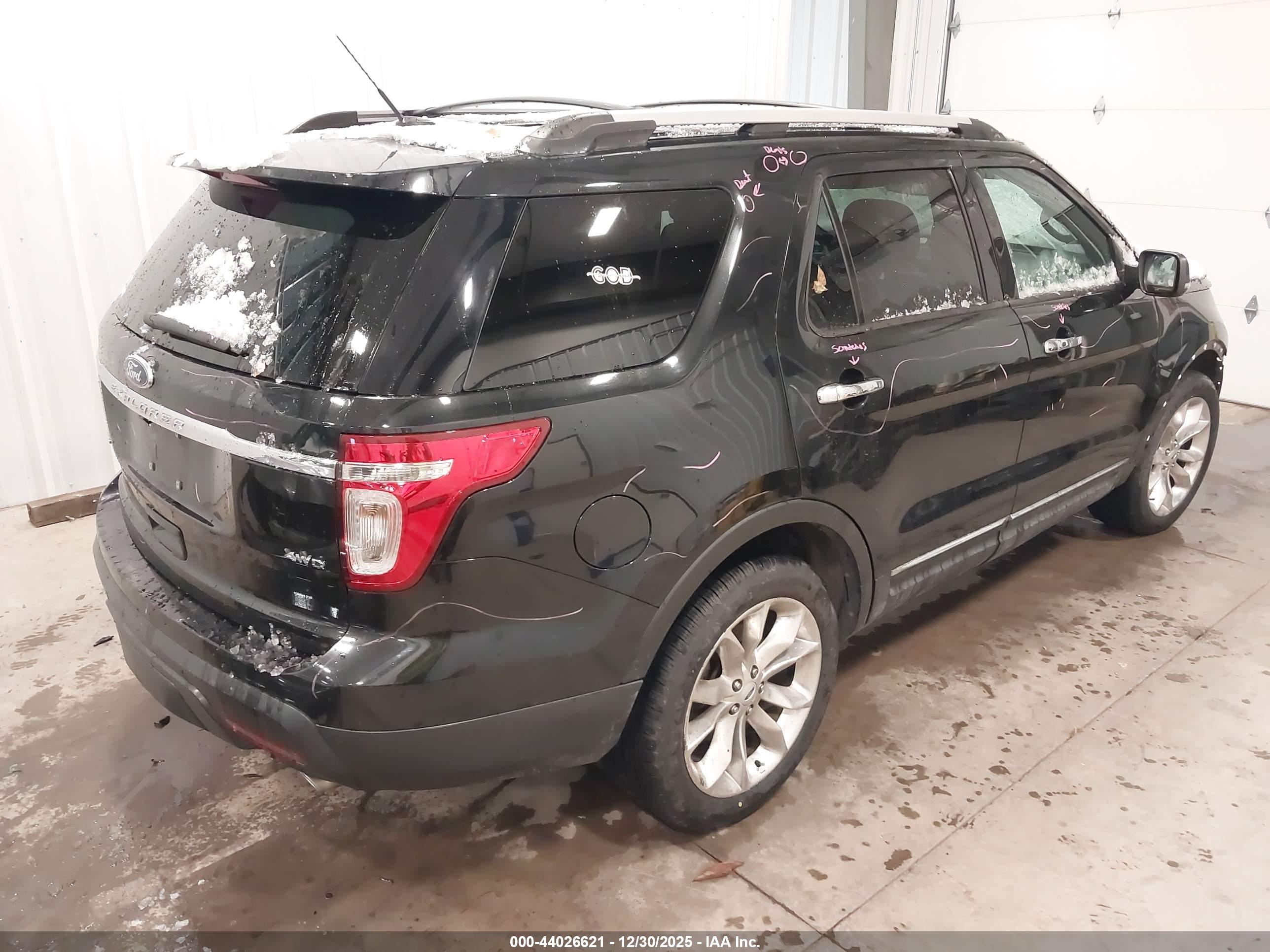 FORD EXPLORER image 4